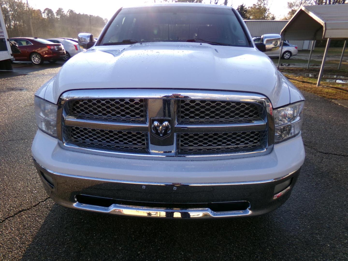 2012 White /Tan Dodge Ram 1500 Laramie Crew Cab 2WD (1C6RD6NT1CS) with an 5.7L V8 OHV 16V engine, 6-Speed Automatic transmission, located at 400 First NW, Bearden, AR, 71720, (870) 687-3414, 0.000000, 0.000000 - Photo#21