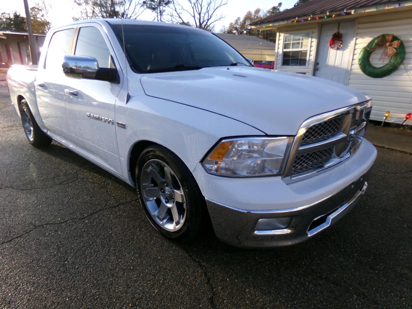 2012 White /Tan Dodge Ram 1500 Laramie Crew Cab 2WD (1C6RD6NT1CS) with an 5.7L V8 OHV 16V engine, 6-Speed Automatic transmission, located at 400 First NW, Bearden, AR, 71720, (870) 687-3414, 0.000000, 0.000000 - Photo#22