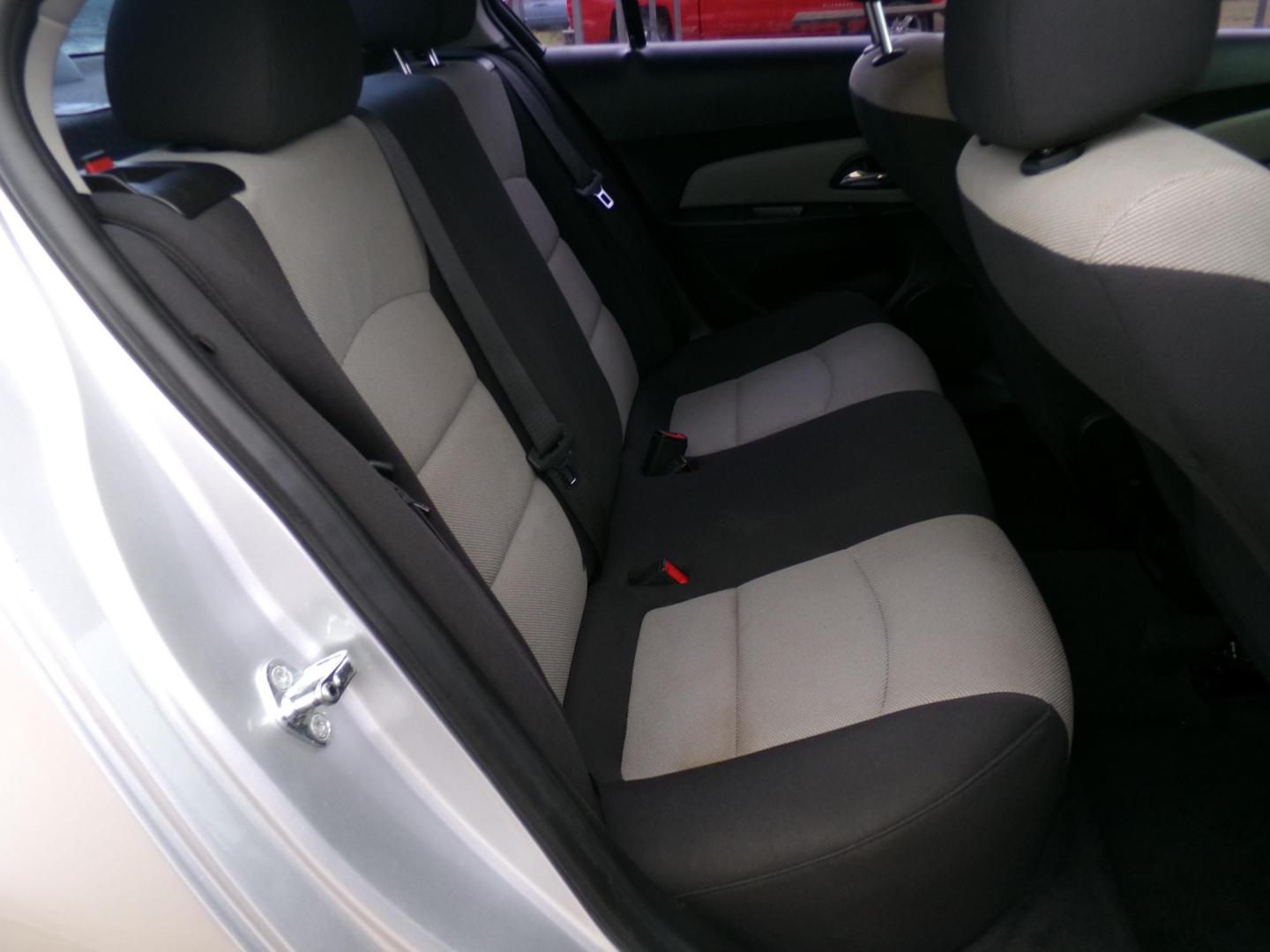 2016 Silver /Black Chevrolet Cruze Limited LS Auto (1G1PC5SH1G7) with an 1.8L L4 DOHC 16V FFV engine, 6A transmission, located at 400 First NW, Bearden, AR, 71720, (870) 687-3414, 0.000000, 0.000000 - Photo#16