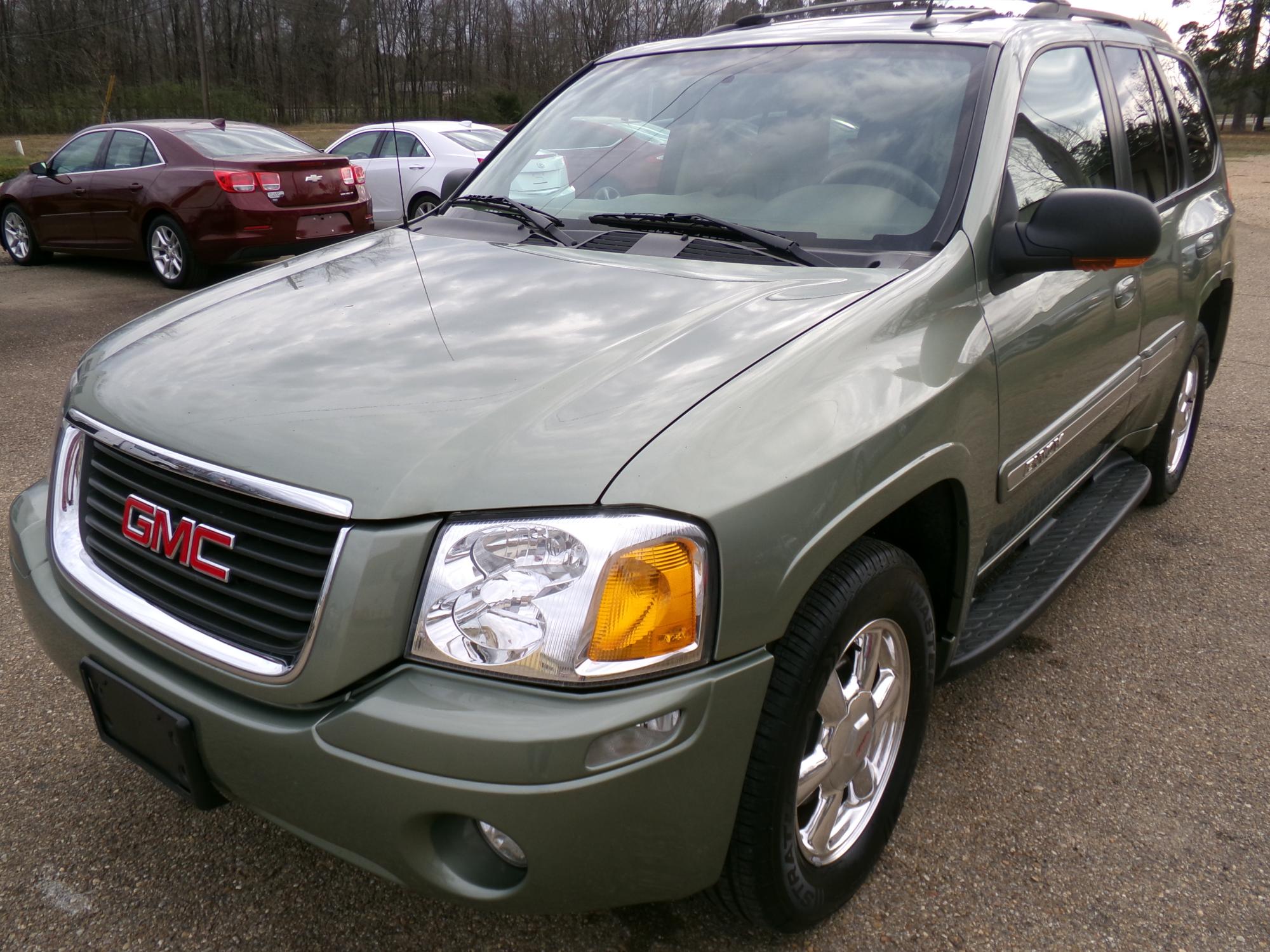 photo of 2004 GMC Envoy SLT 2WD