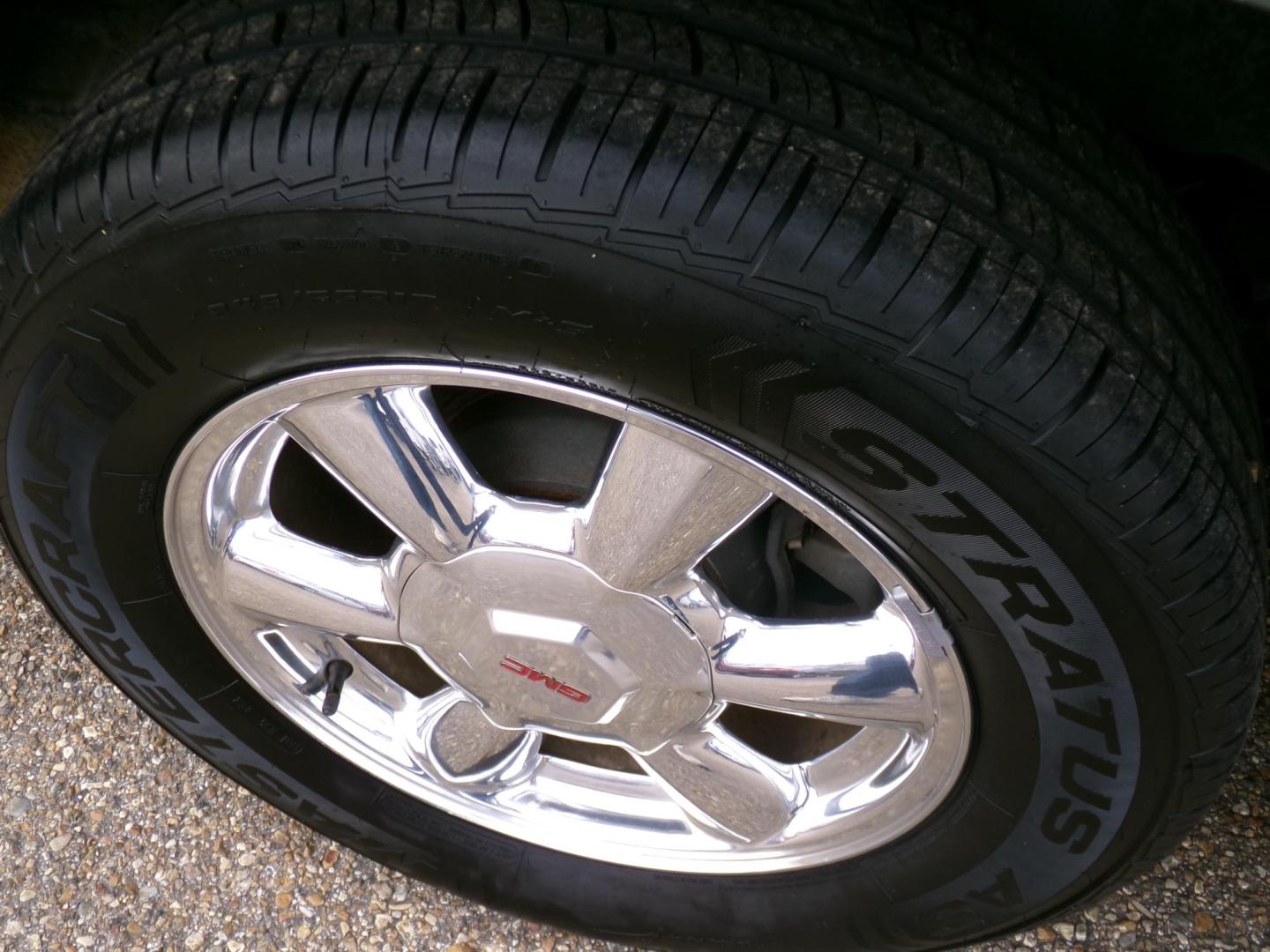 2004 Silver Green Metallic /Tan GMC Envoy SLT 2WD (1GKDS13SX42) with an 4.2L L6 DOHC 24V engine, 4-Speed Automatic Overdrive transmission, located at 400 First NW, Bearden, AR, 71720, (870) 687-3414, 0.000000, 0.000000 - Photo#4