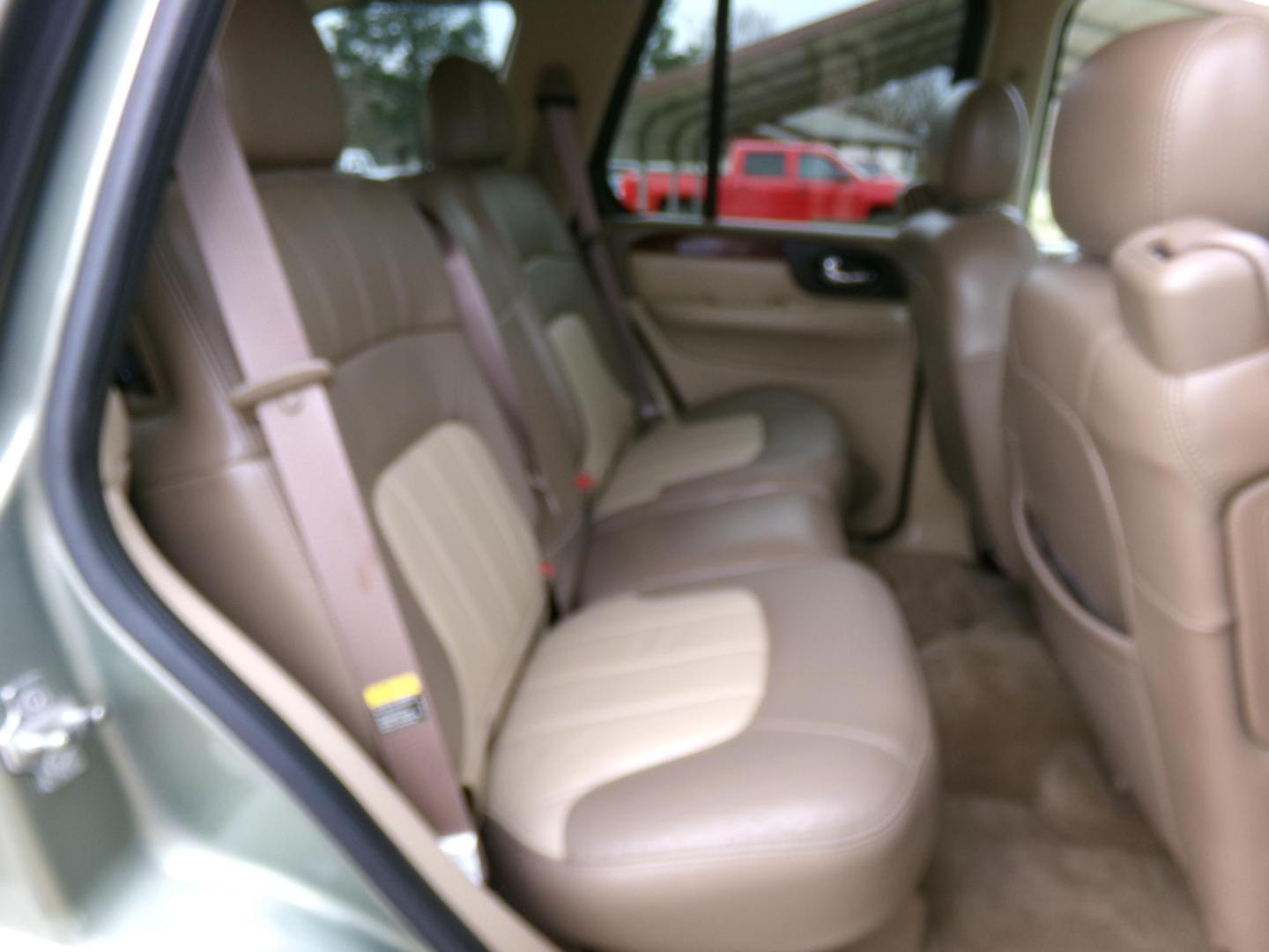 2004 Silver Green Metallic /Tan GMC Envoy SLT 2WD (1GKDS13SX42) with an 4.2L L6 DOHC 24V engine, 4-Speed Automatic Overdrive transmission, located at 400 First NW, Bearden, AR, 71720, (870) 687-3414, 0.000000, 0.000000 - Photo#18