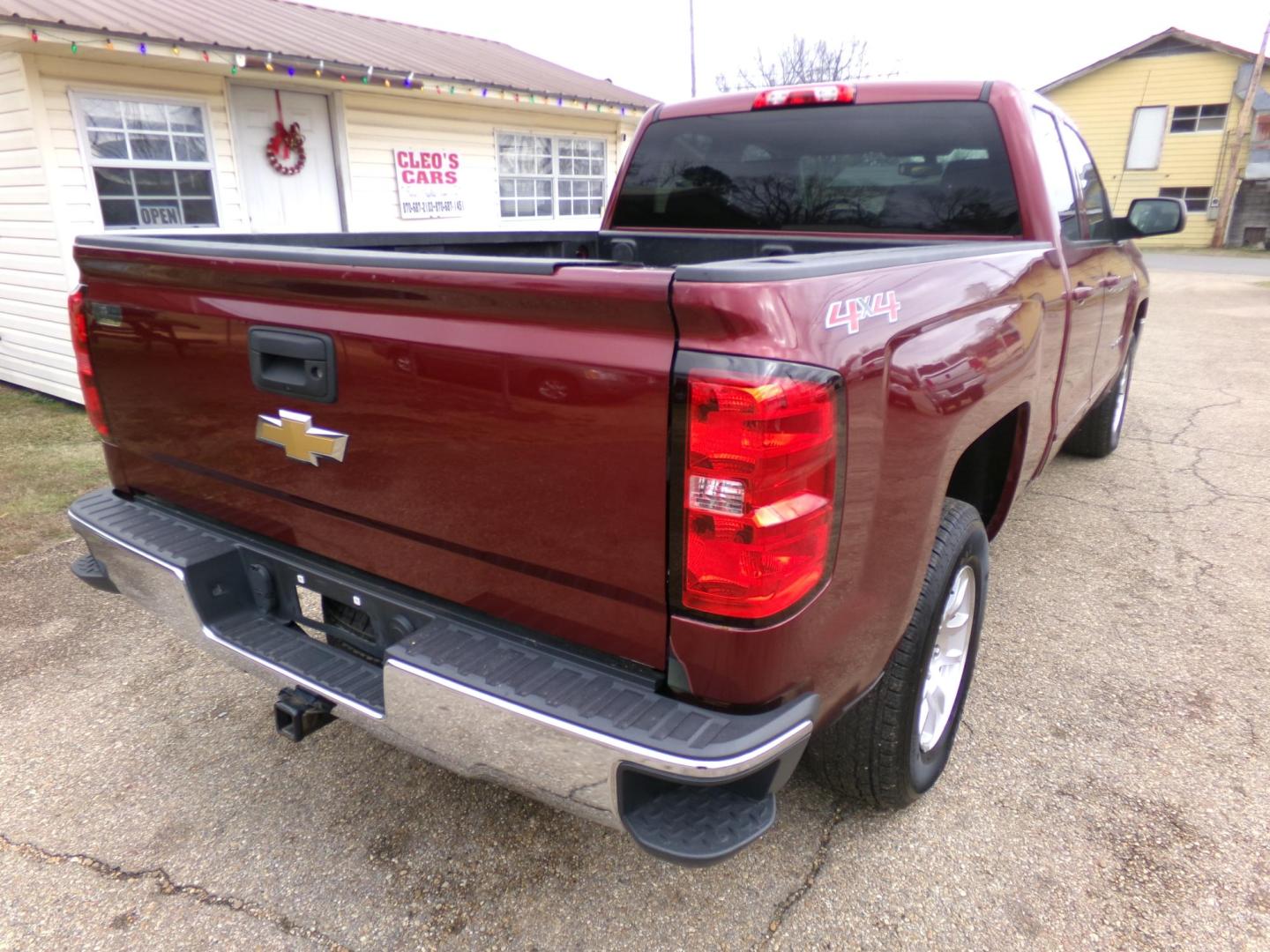 2016 Baroque Red Metallic /Black Chevrolet Silverado 1500 LT Double Cab 4WD (1GCVKREC6GZ) with an 5.3L V8 OHV 16V engine, 6A transmission, located at 400 First NW, Bearden, AR, 71720, (870) 687-3414, 0.000000, 0.000000 - Photo#2