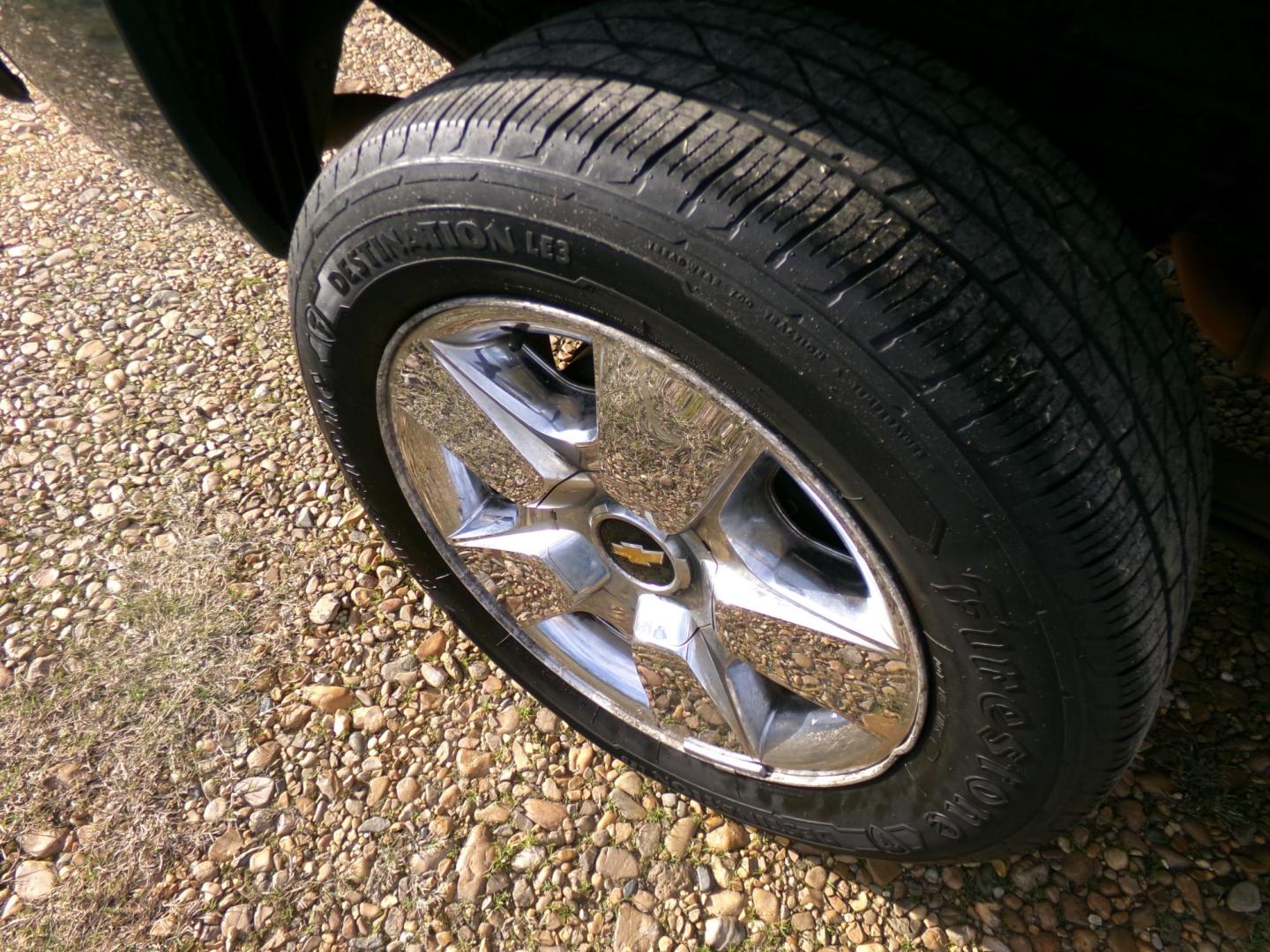 2010 Teal Blue Metallic /Black Chevrolet Silverado 1500 LTZ Crew Cab 2WD (3GCRCTE09AG) with an 5.3L V8 OHV 16V FFV engine, 4-Speed Automatic transmission, located at 400 First NW, Bearden, AR, 71720, (870) 687-3414, 0.000000, 0.000000 - Photo#5