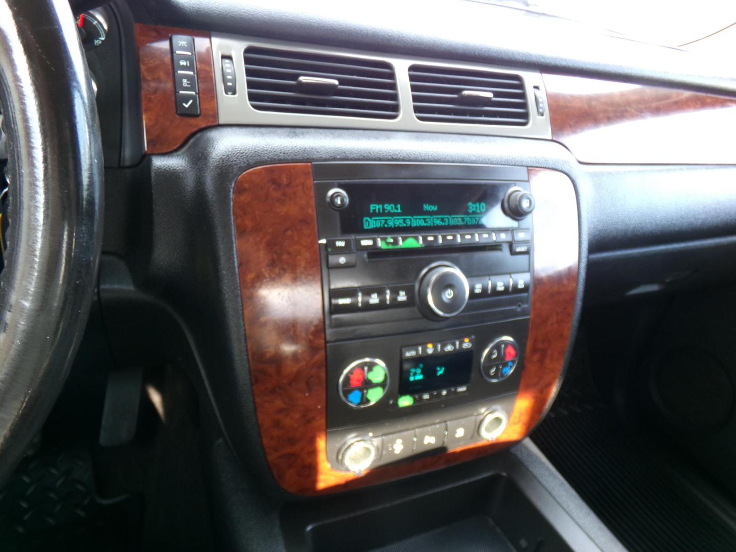 2010 Teal Blue Metallic /Black Chevrolet Silverado 1500 LTZ Crew Cab 2WD (3GCRCTE09AG) with an 5.3L V8 OHV 16V FFV engine, 4-Speed Automatic transmission, located at 400 First NW, Bearden, AR, 71720, (870) 687-3414, 0.000000, 0.000000 - Photo#10