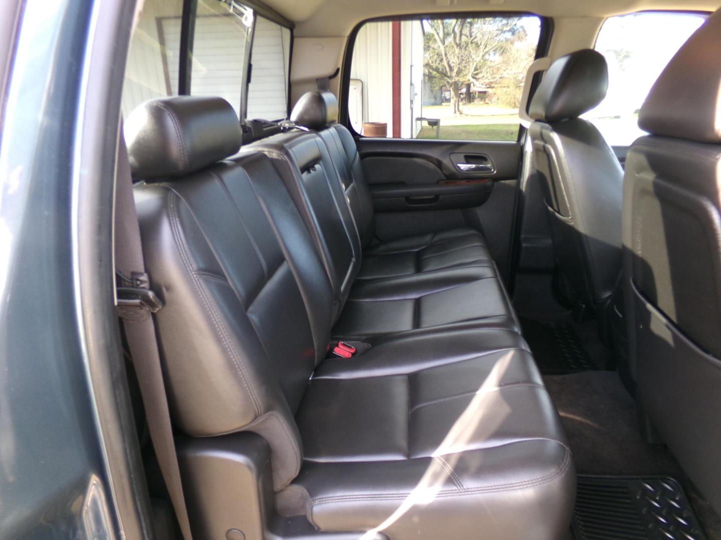 2010 Teal Blue Metallic /Black Chevrolet Silverado 1500 LTZ Crew Cab 2WD (3GCRCTE09AG) with an 5.3L V8 OHV 16V FFV engine, 4-Speed Automatic transmission, located at 400 First NW, Bearden, AR, 71720, (870) 687-3414, 0.000000, 0.000000 - Photo#14