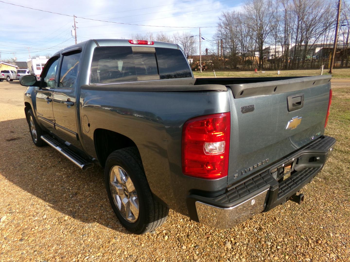 2010 Teal Blue Metallic /Black Chevrolet Silverado 1500 LTZ Crew Cab 2WD (3GCRCTE09AG) with an 5.3L V8 OHV 16V FFV engine, 4-Speed Automatic transmission, located at 400 First NW, Bearden, AR, 71720, (870) 687-3414, 0.000000, 0.000000 - Photo#16