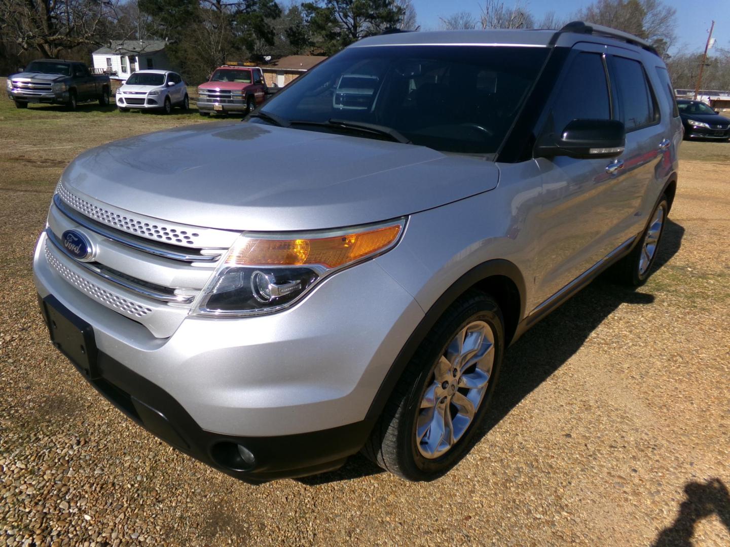 2015 Silver /Black Ford Explorer XLT FWD (1FM5K7D87FG) with an 3.5L V6 DOHC 24V engine, 6-Speed Automatic transmission, located at 400 First NW, Bearden, AR, 71720, (870) 687-3414, 0.000000, 0.000000 - Photo#0