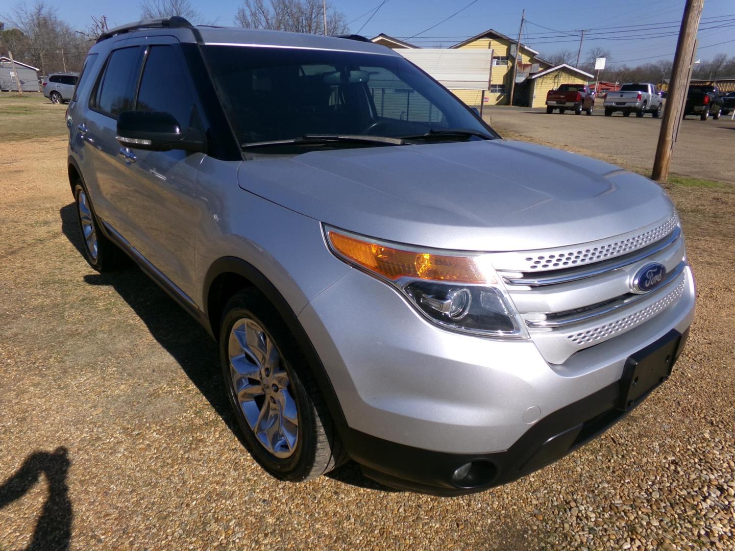 2015 Silver /Black Ford Explorer XLT FWD (1FM5K7D87FG) with an 3.5L V6 DOHC 24V engine, 6-Speed Automatic transmission, located at 400 First NW, Bearden, AR, 71720, (870) 687-3414, 0.000000, 0.000000 - Photo#23