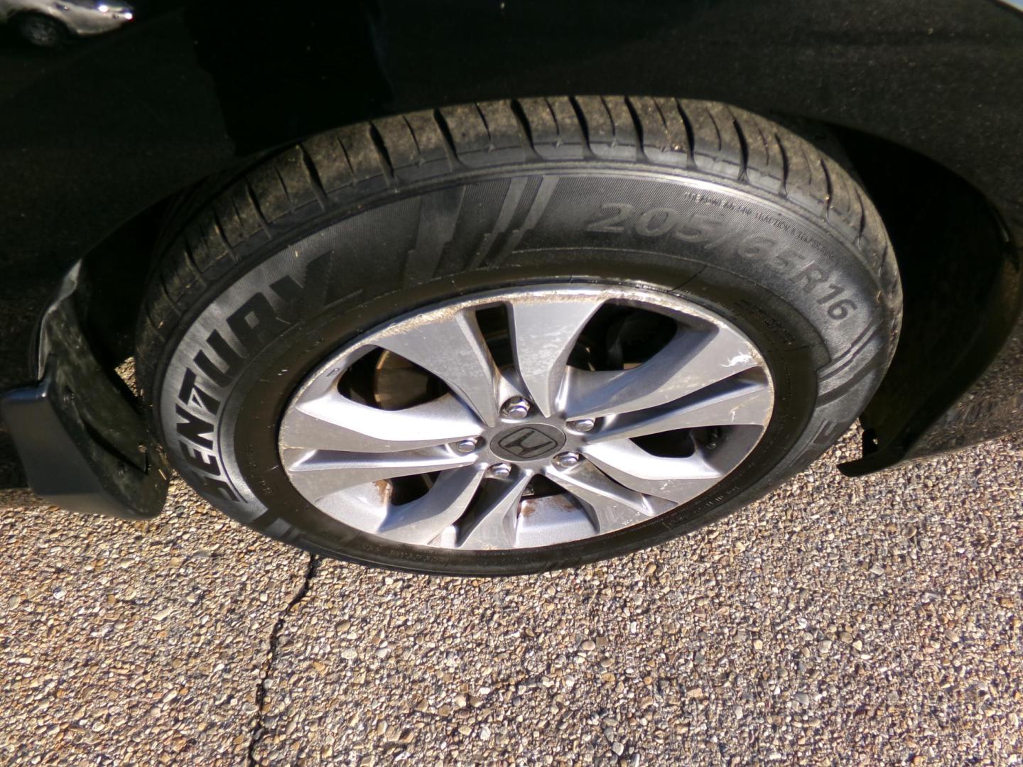 2014 Honda Accord LX Sedan CVT (1HGCR2F33EA) with an 2.4L L4 DOHC 16V engine, Continuously Variable Transmission transmission, located at 400 First NW, Bearden, AR, 71720, (870) 687-3414, 0.000000, 0.000000 - Photo#4