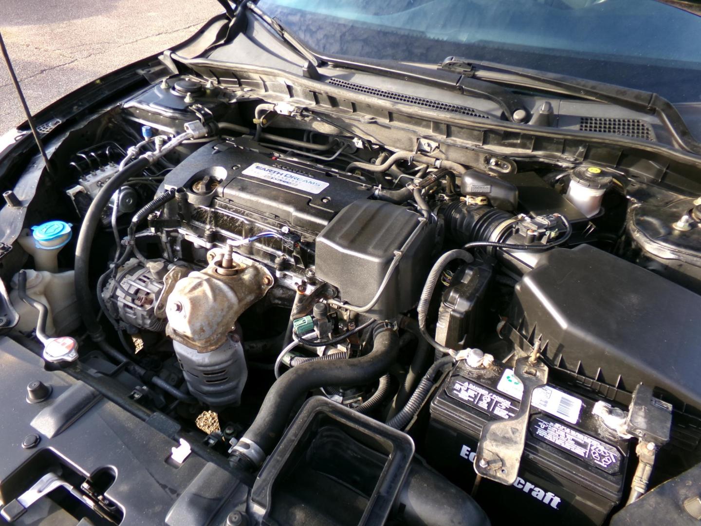 2014 Honda Accord LX Sedan CVT (1HGCR2F33EA) with an 2.4L L4 DOHC 16V engine, Continuously Variable Transmission transmission, located at 400 First NW, Bearden, AR, 71720, (870) 687-3414, 0.000000, 0.000000 - Photo#5