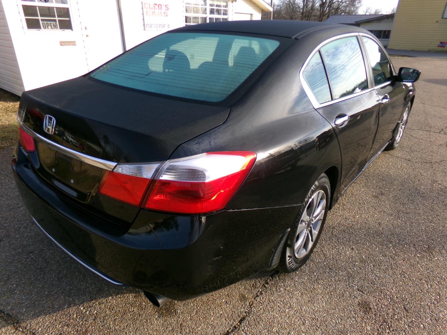 2014 Honda Accord LX Sedan CVT (1HGCR2F33EA) with an 2.4L L4 DOHC 16V engine, Continuously Variable Transmission transmission, located at 400 First NW, Bearden, AR, 71720, (870) 687-3414, 0.000000, 0.000000 - Photo#19