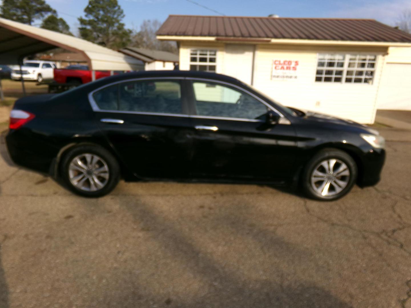 2014 Honda Accord LX Sedan CVT (1HGCR2F33EA) with an 2.4L L4 DOHC 16V engine, Continuously Variable Transmission transmission, located at 400 First NW, Bearden, AR, 71720, (870) 687-3414, 0.000000, 0.000000 - Photo#20