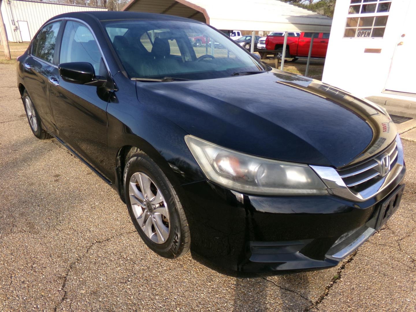 2014 Honda Accord LX Sedan CVT (1HGCR2F33EA) with an 2.4L L4 DOHC 16V engine, Continuously Variable Transmission transmission, located at 400 First NW, Bearden, AR, 71720, (870) 687-3414, 0.000000, 0.000000 - Photo#22