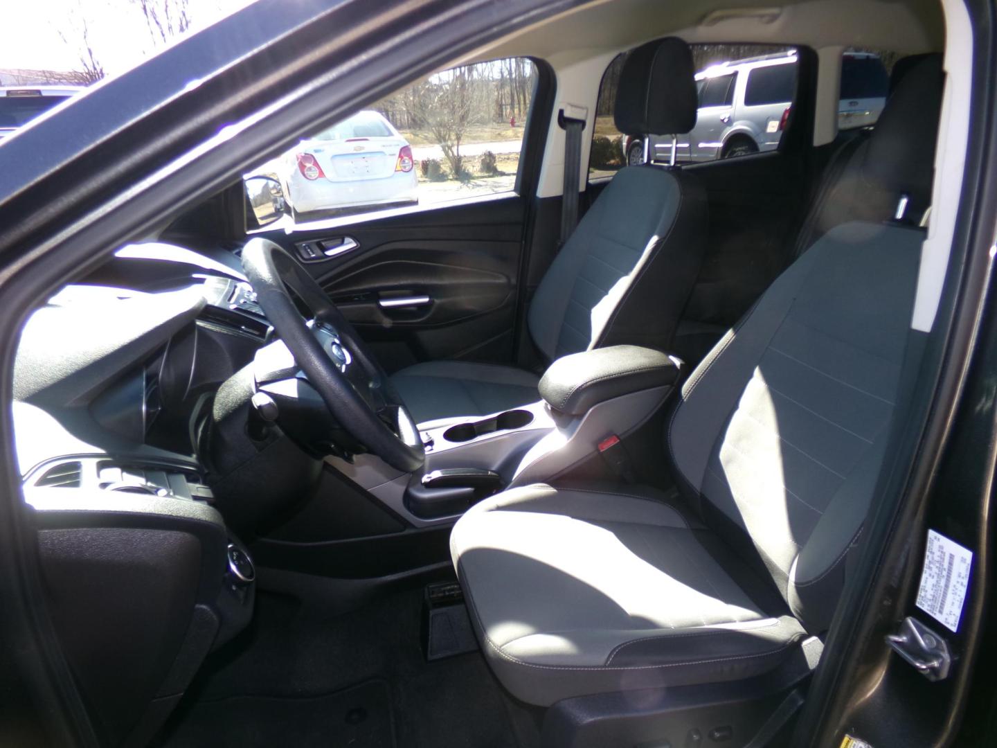 2016 Ford Escape SE FWD (1FMCU0GX3GU) with an 1.6L L4 DOHC 16V engine, 6-Speed Automatic transmission, located at 400 First NW, Bearden, AR, 71720, (870) 687-3414, 0.000000, 0.000000 - Photo#7