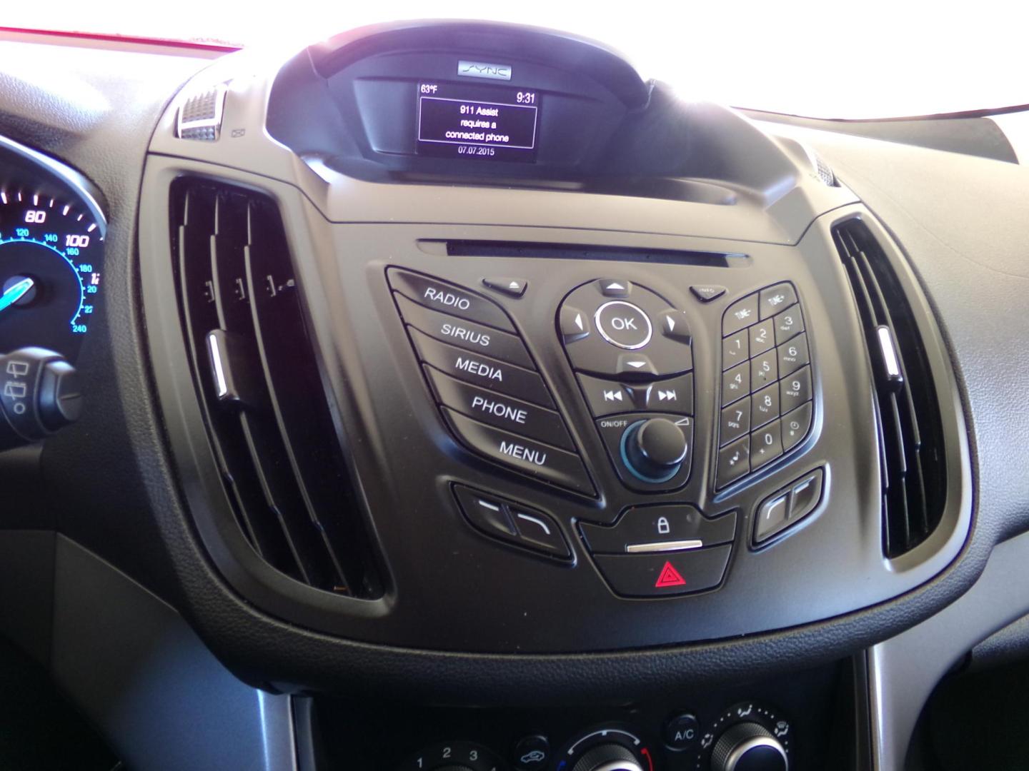 2016 Ford Escape SE FWD (1FMCU0GX3GU) with an 1.6L L4 DOHC 16V engine, 6-Speed Automatic transmission, located at 400 First NW, Bearden, AR, 71720, (870) 687-3414, 0.000000, 0.000000 - Photo#9