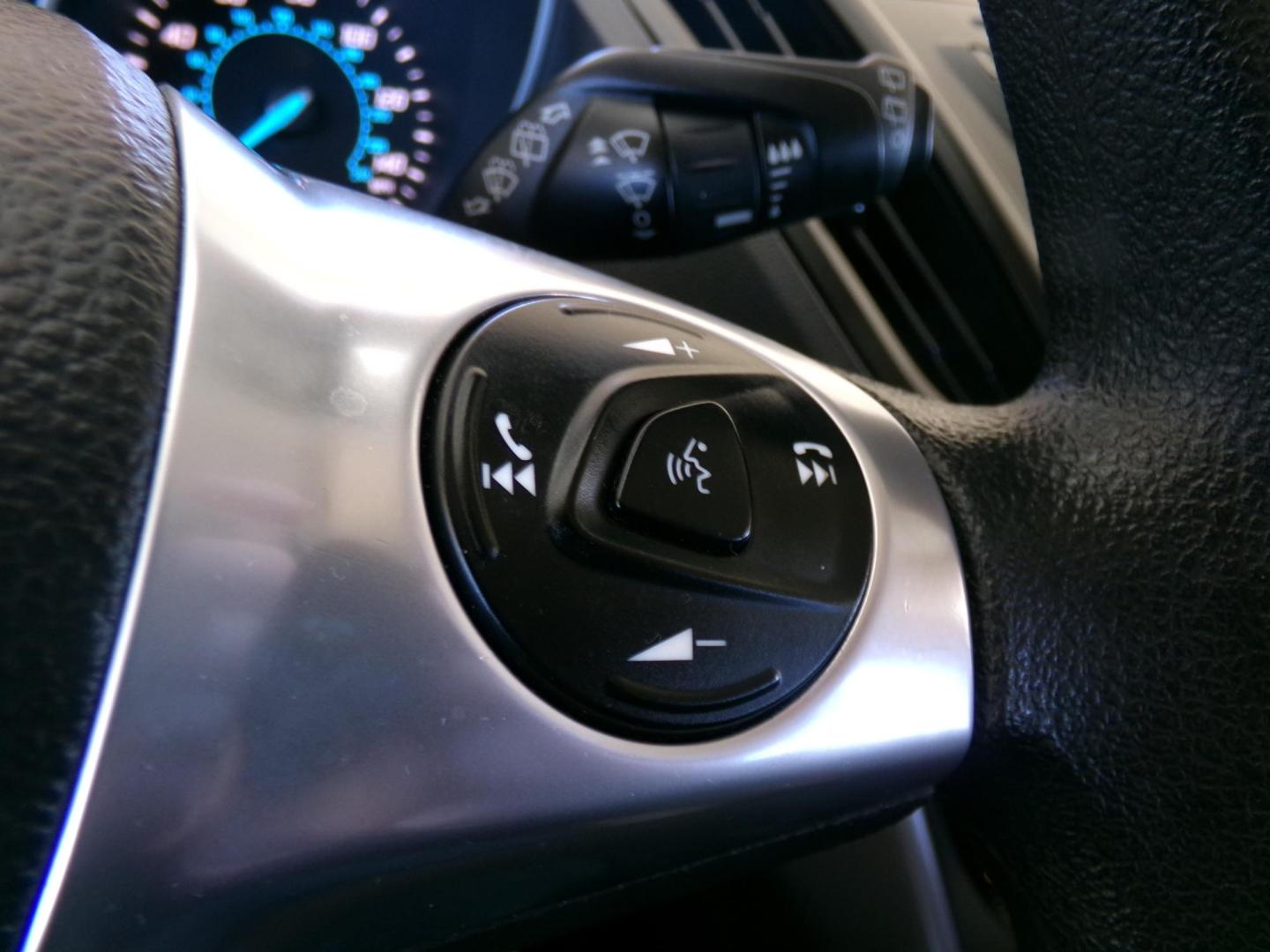 2016 Ford Escape SE FWD (1FMCU0GX3GU) with an 1.6L L4 DOHC 16V engine, 6-Speed Automatic transmission, located at 400 First NW, Bearden, AR, 71720, (870) 687-3414, 0.000000, 0.000000 - Photo#12