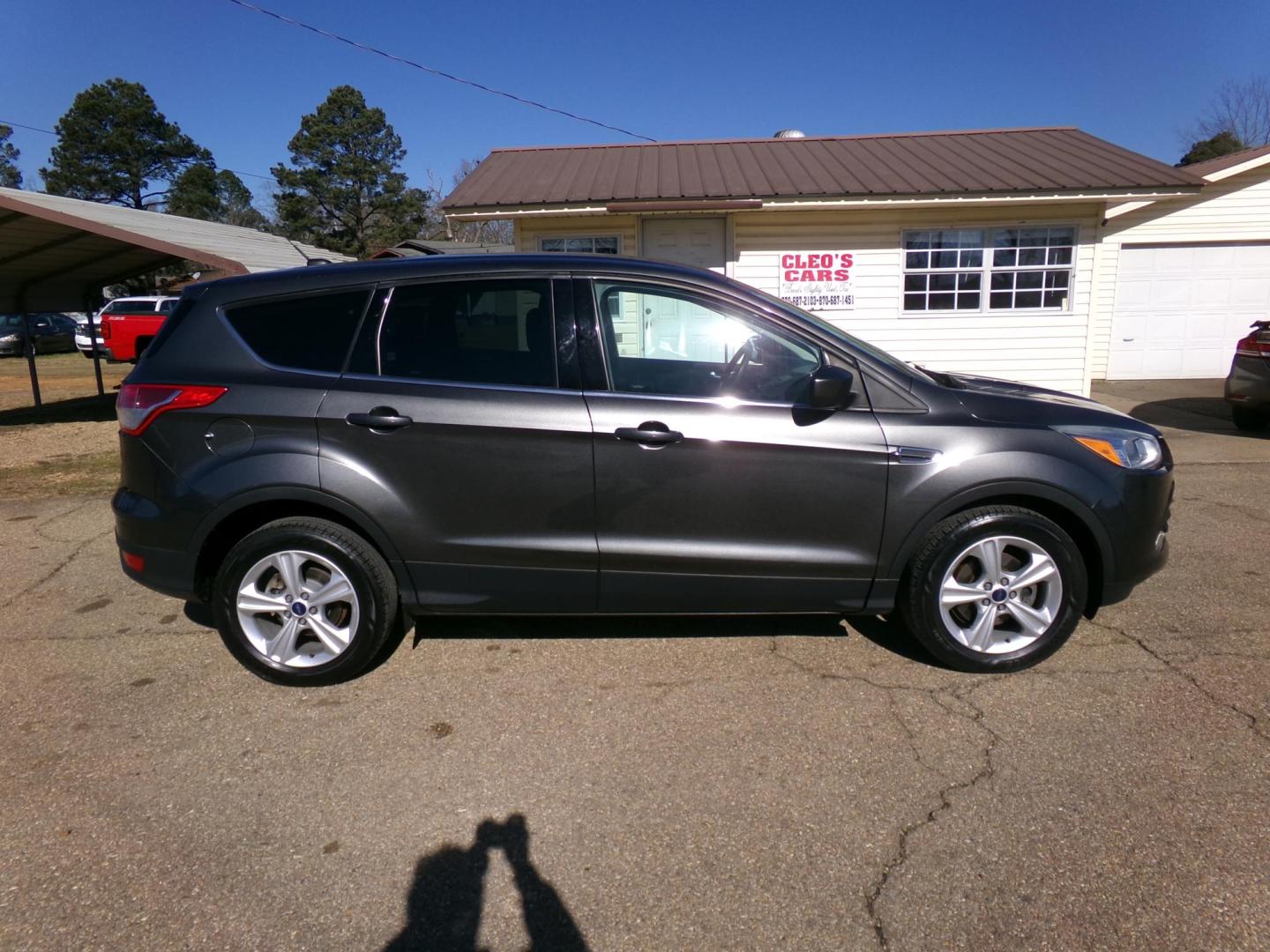 2016 Ford Escape SE FWD (1FMCU0GX3GU) with an 1.6L L4 DOHC 16V engine, 6-Speed Automatic transmission, located at 400 First NW, Bearden, AR, 71720, (870) 687-3414, 0.000000, 0.000000 - Photo#18