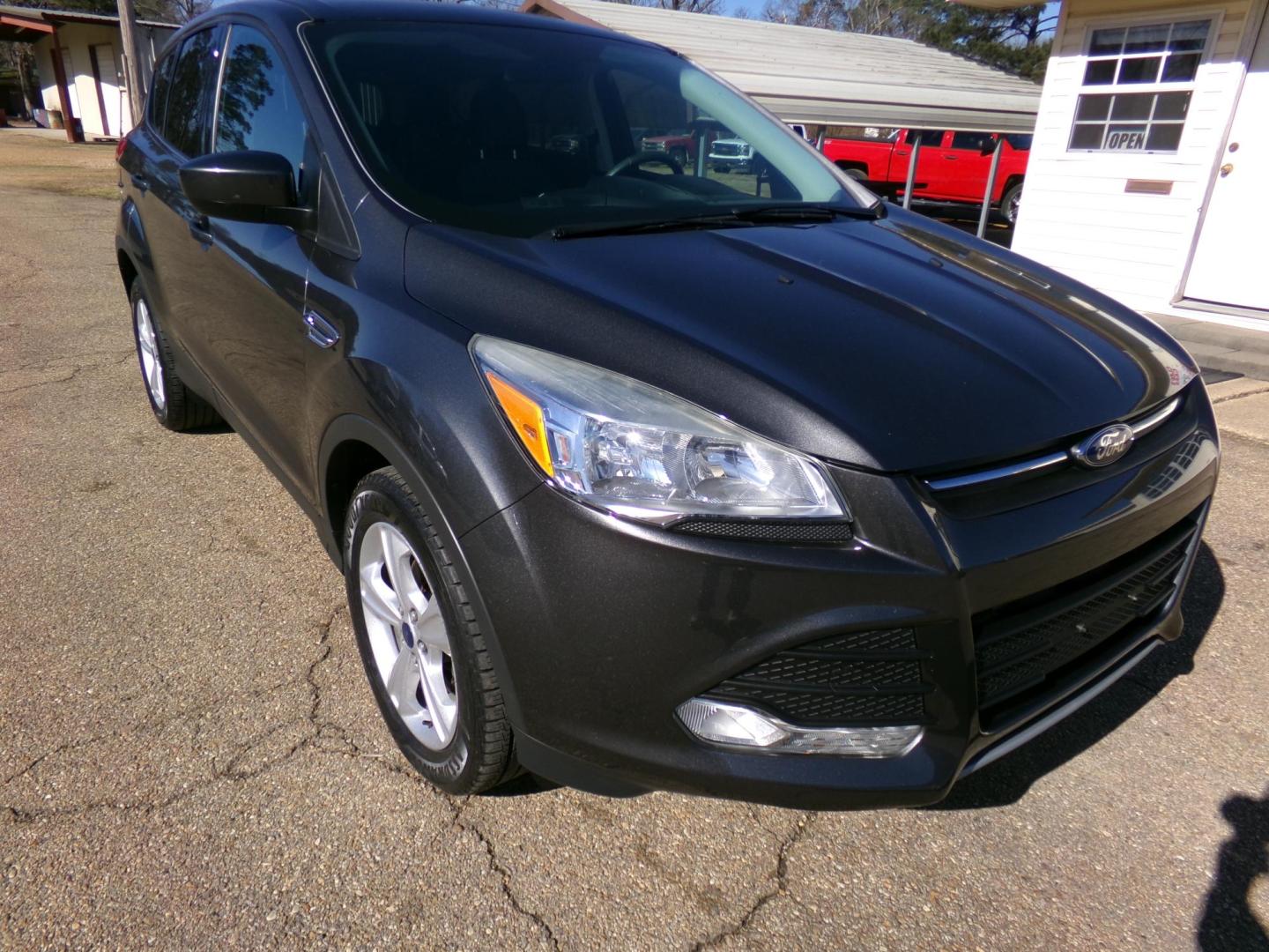 2016 Ford Escape SE FWD (1FMCU0GX3GU) with an 1.6L L4 DOHC 16V engine, 6-Speed Automatic transmission, located at 400 First NW, Bearden, AR, 71720, (870) 687-3414, 0.000000, 0.000000 - Photo#20