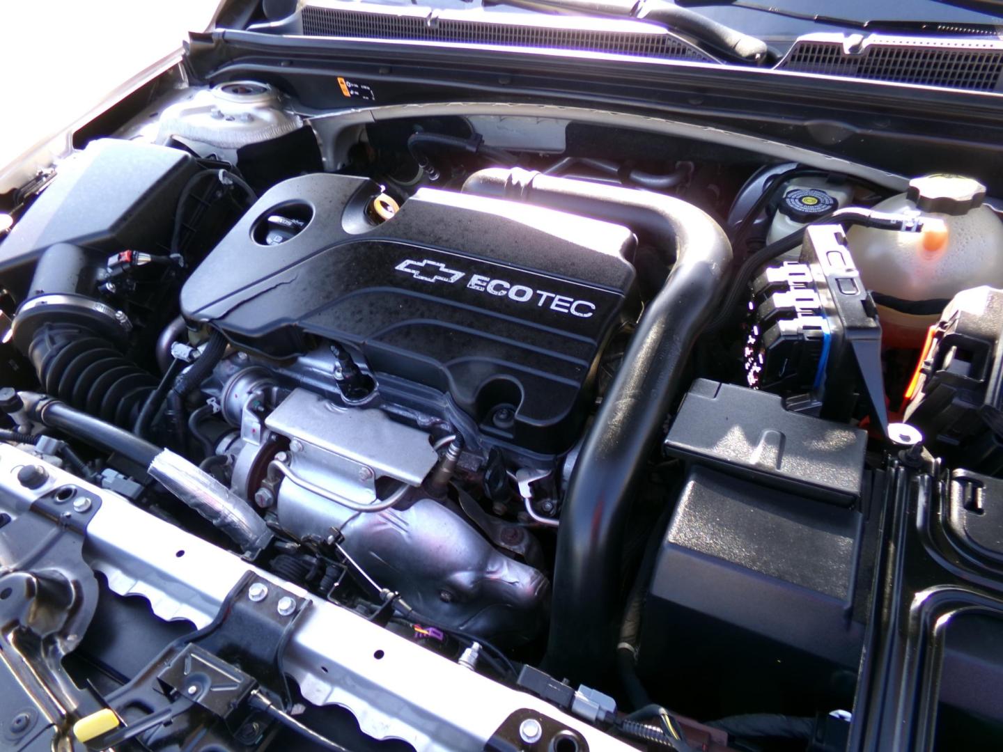 2016 Champagne Silver Metallic /Black Chevrolet Malibu 1LT (1G1ZE5ST6GF) with an 1.5L L4 DOHC 16V engine, 6A transmission, located at 400 First NW, Bearden, AR, 71720, (870) 687-3414, 0.000000, 0.000000 - Photo#5