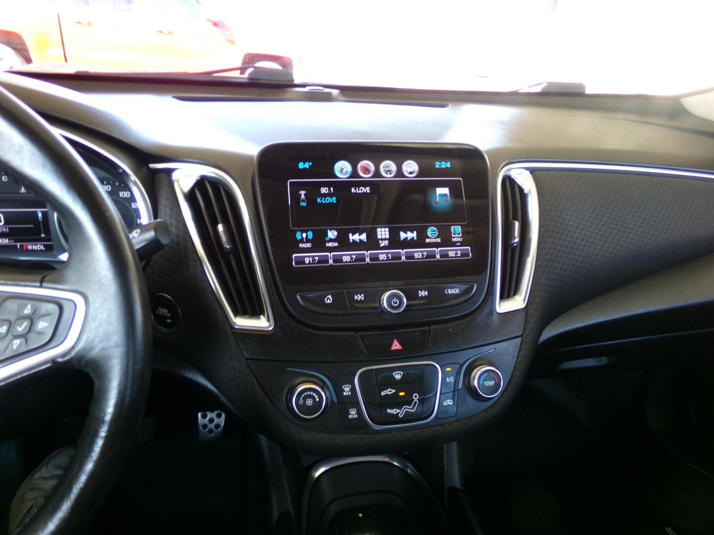 2016 Champagne Silver Metallic /Black Chevrolet Malibu 1LT (1G1ZE5ST6GF) with an 1.5L L4 DOHC 16V engine, 6A transmission, located at 400 First NW, Bearden, AR, 71720, (870) 687-3414, 0.000000, 0.000000 - Photo#9