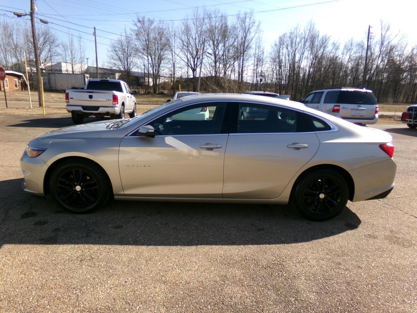 2016 Champagne Silver Metallic /Black Chevrolet Malibu 1LT (1G1ZE5ST6GF) with an 1.5L L4 DOHC 16V engine, 6A transmission, located at 400 First NW, Bearden, AR, 71720, (870) 687-3414, 0.000000, 0.000000 - Photo#21
