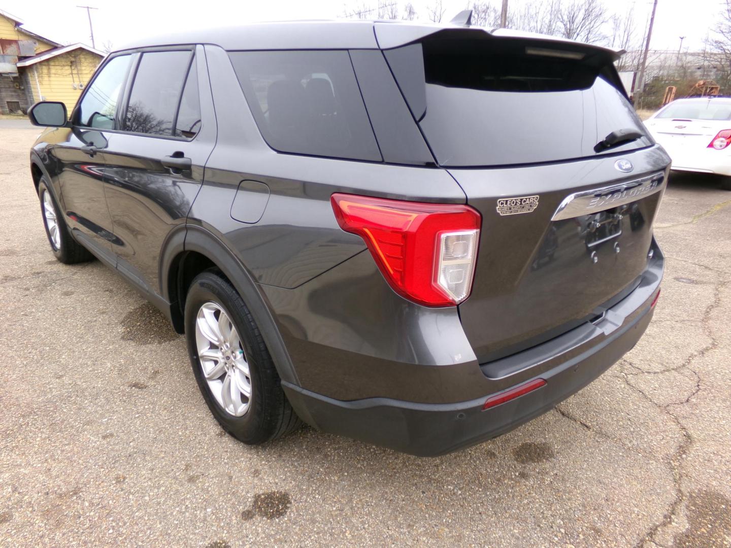 2020 Magnetic Metallic Matte /Black Ford Explorer Base (1FMSK7BH9LG) with an 2.3L L4 DOHC 16V engine, 10-speed automatic transmission, located at 400 First NW, Bearden, AR, 71720, (870) 687-3414, 0.000000, 0.000000 - Photo#2