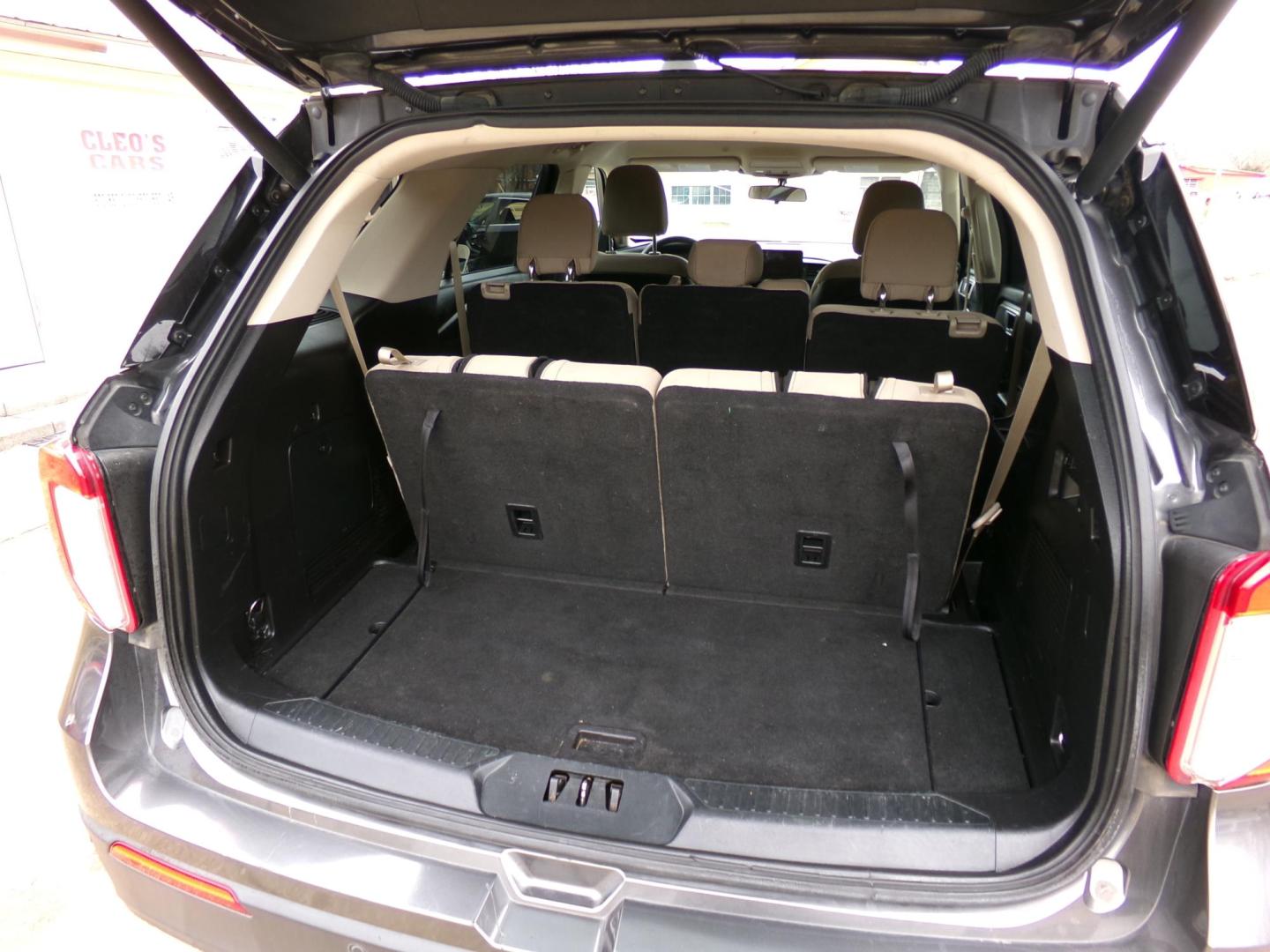 2020 Magnetic Metallic Matte /Black Ford Explorer Base (1FMSK7BH9LG) with an 2.3L L4 DOHC 16V engine, 10-speed automatic transmission, located at 400 First NW, Bearden, AR, 71720, (870) 687-3414, 0.000000, 0.000000 - Photo#3