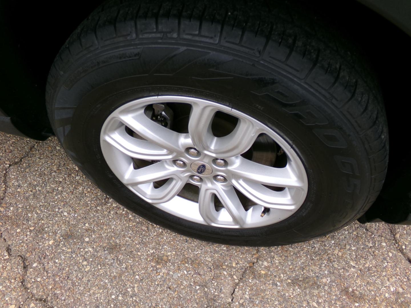 2020 Magnetic Metallic Matte /Black Ford Explorer Base (1FMSK7BH9LG) with an 2.3L L4 DOHC 16V engine, 10-speed automatic transmission, located at 400 First NW, Bearden, AR, 71720, (870) 687-3414, 0.000000, 0.000000 - Photo#4