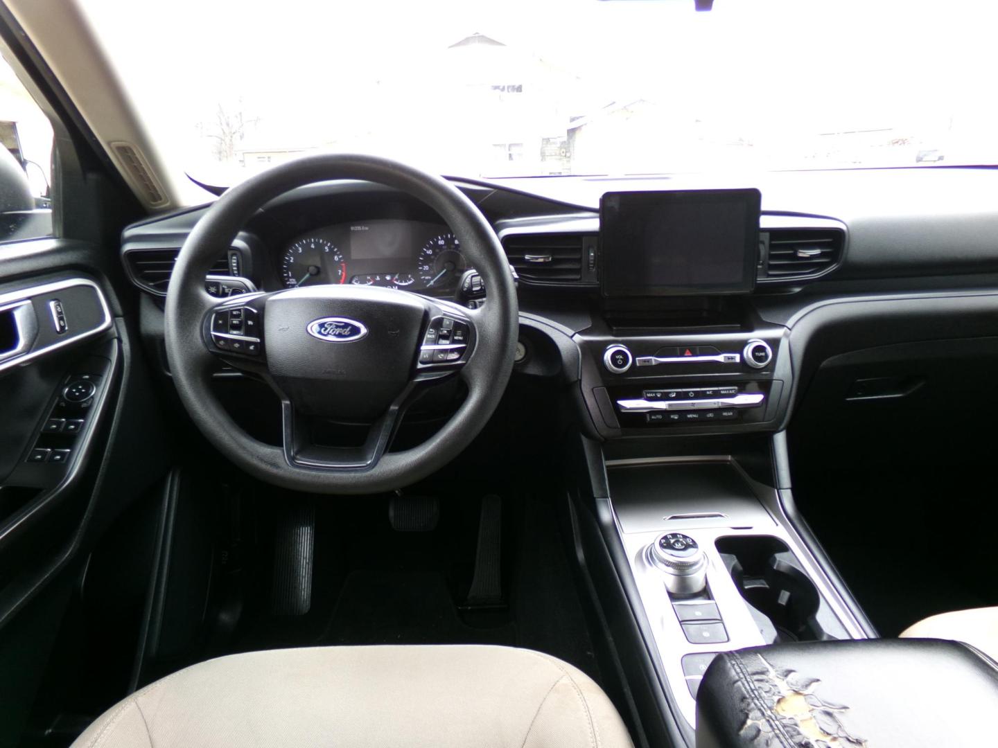 2020 Magnetic Metallic Matte /Black Ford Explorer Base (1FMSK7BH9LG) with an 2.3L L4 DOHC 16V engine, 10-speed automatic transmission, located at 400 First NW, Bearden, AR, 71720, (870) 687-3414, 0.000000, 0.000000 - Photo#19