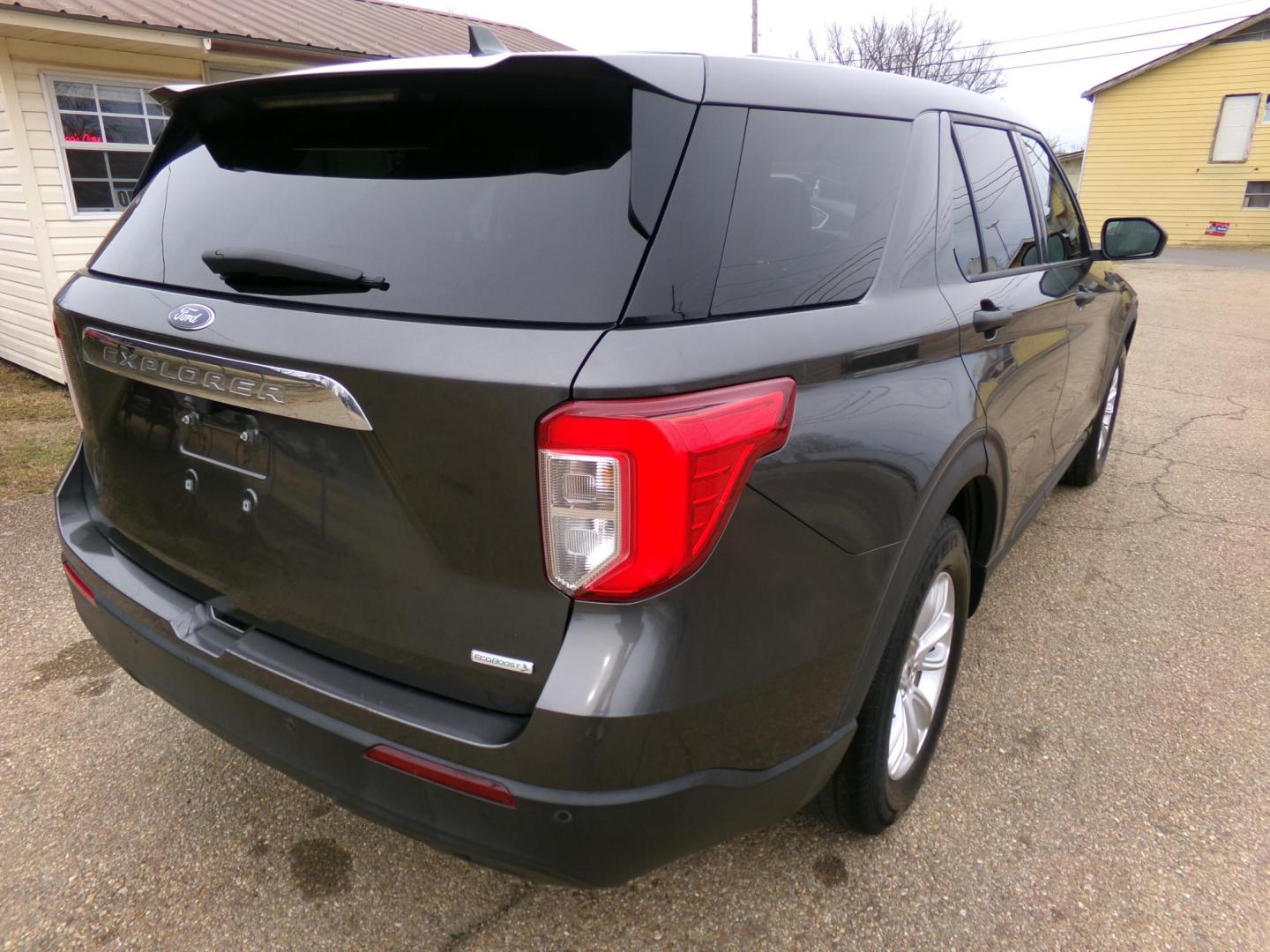 2020 Magnetic Metallic Matte /Black Ford Explorer Base (1FMSK7BH9LG) with an 2.3L L4 DOHC 16V engine, 10-speed automatic transmission, located at 400 First NW, Bearden, AR, 71720, (870) 687-3414, 0.000000, 0.000000 - Photo#20