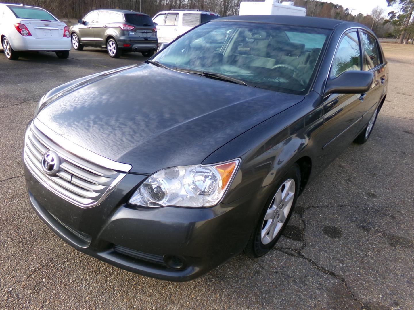 2008 Magnetic Gray Metallic /Gray Toyota Avalon XL (4T1BK36B88U) with an 3.5L V6 DOHC 24V engine, 6-Speed Automatic Overdrive transmission, located at 400 First NW, Bearden, AR, 71720, (870) 687-3414, 0.000000, 0.000000 - Photo#0