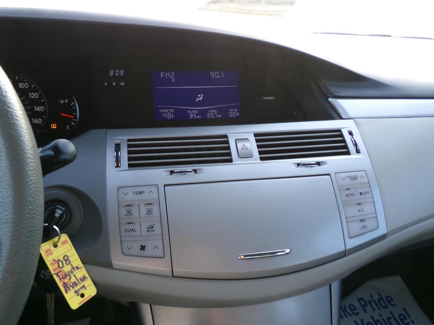2008 Magnetic Gray Metallic /Gray Toyota Avalon XL (4T1BK36B88U) with an 3.5L V6 DOHC 24V engine, 6-Speed Automatic Overdrive transmission, located at 400 First NW, Bearden, AR, 71720, (870) 687-3414, 0.000000, 0.000000 - Photo#9