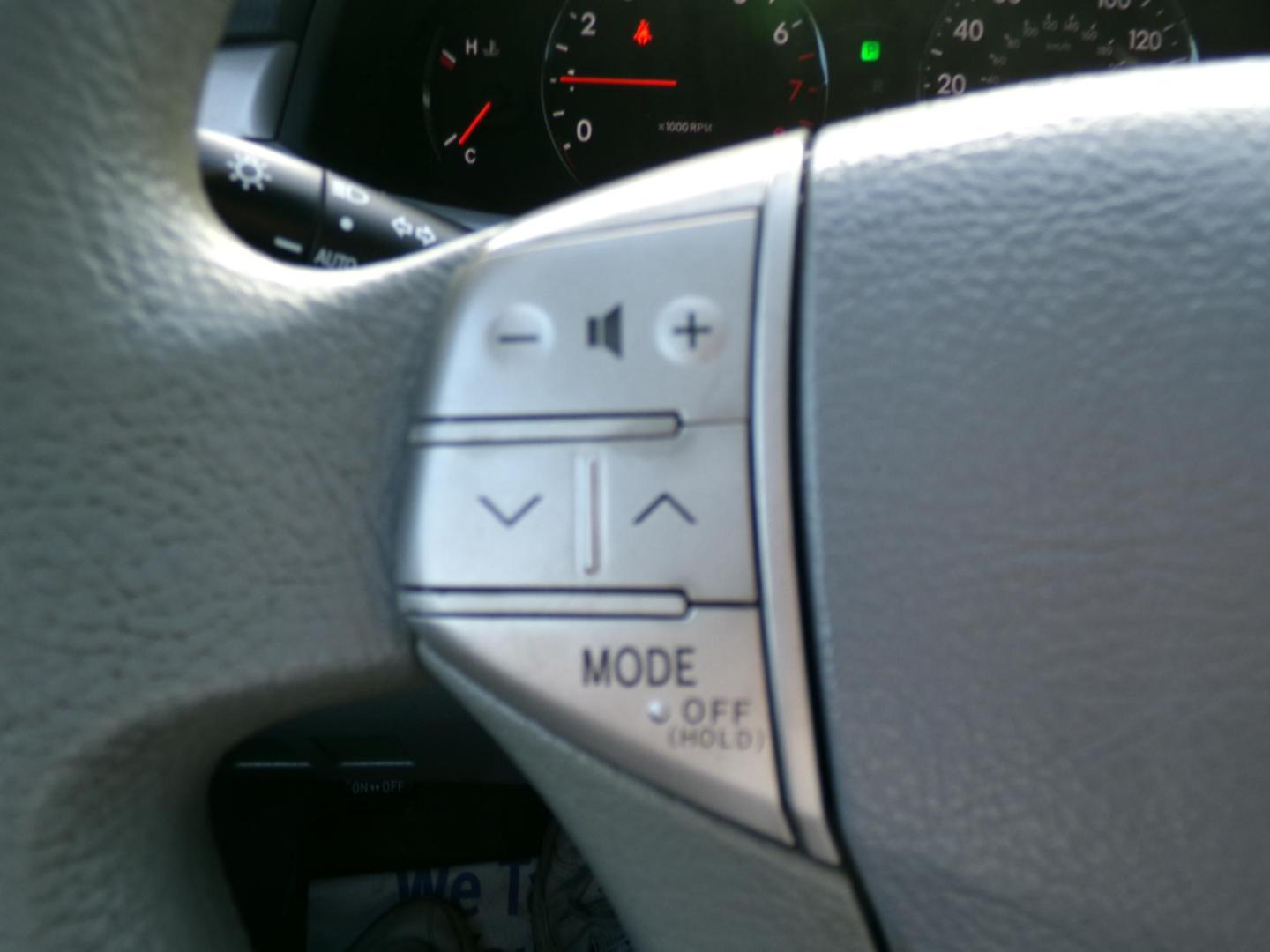 2008 Magnetic Gray Metallic /Gray Toyota Avalon XL (4T1BK36B88U) with an 3.5L V6 DOHC 24V engine, 6-Speed Automatic Overdrive transmission, located at 400 First NW, Bearden, AR, 71720, (870) 687-3414, 0.000000, 0.000000 - Photo#12