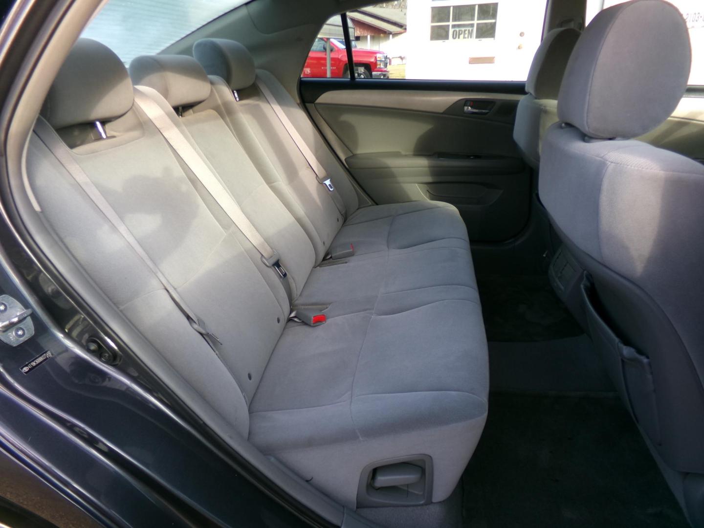 2008 Magnetic Gray Metallic /Gray Toyota Avalon XL (4T1BK36B88U) with an 3.5L V6 DOHC 24V engine, 6-Speed Automatic Overdrive transmission, located at 400 First NW, Bearden, AR, 71720, (870) 687-3414, 0.000000, 0.000000 - Photo#17