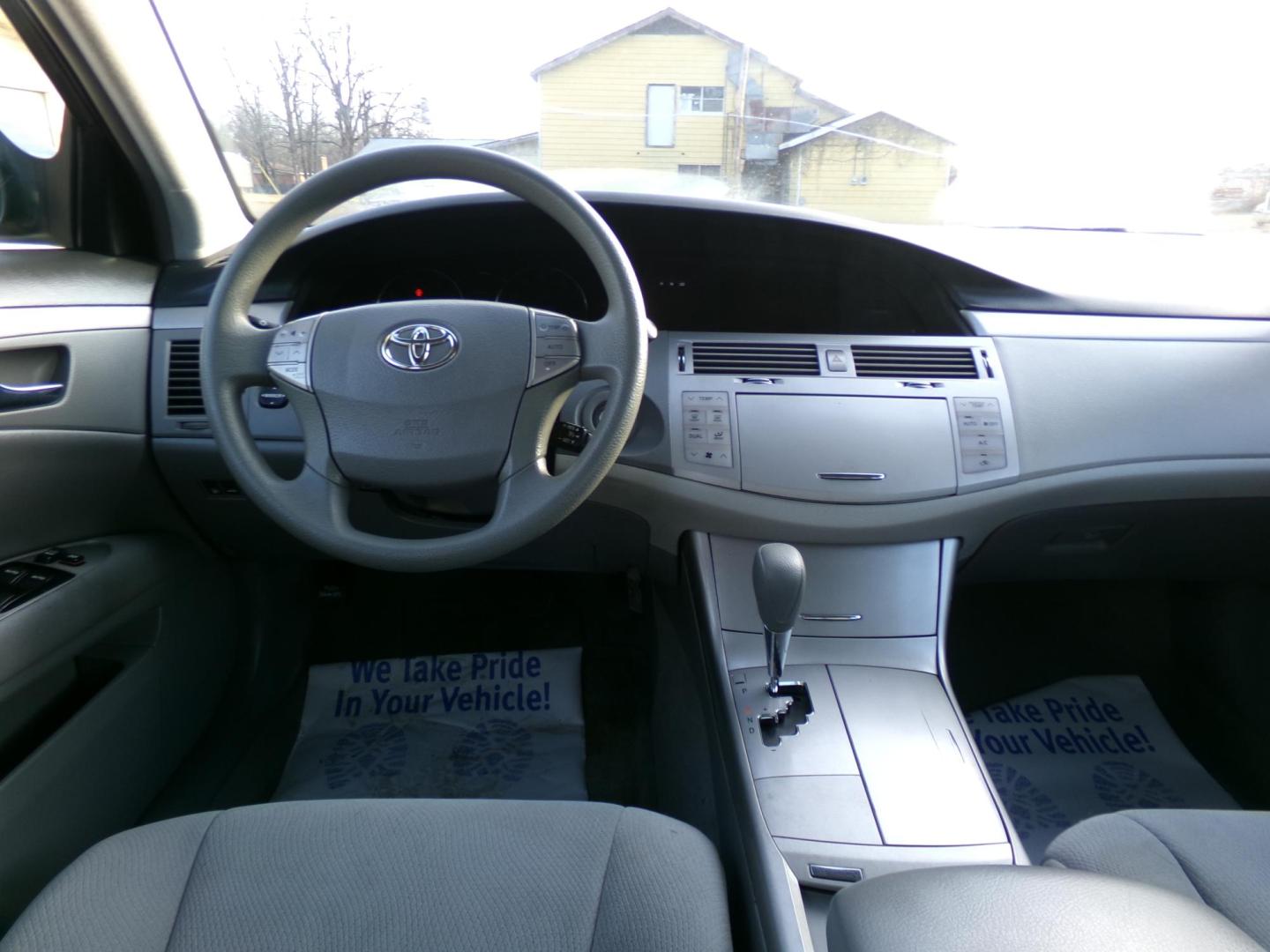 2008 Magnetic Gray Metallic /Gray Toyota Avalon XL (4T1BK36B88U) with an 3.5L V6 DOHC 24V engine, 6-Speed Automatic Overdrive transmission, located at 400 First NW, Bearden, AR, 71720, (870) 687-3414, 0.000000, 0.000000 - Photo#19
