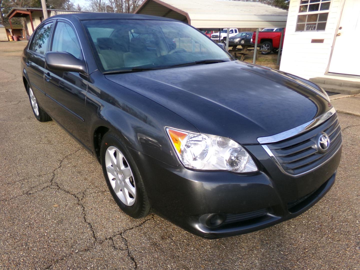2008 Magnetic Gray Metallic /Gray Toyota Avalon XL (4T1BK36B88U) with an 3.5L V6 DOHC 24V engine, 6-Speed Automatic Overdrive transmission, located at 400 First NW, Bearden, AR, 71720, (870) 687-3414, 0.000000, 0.000000 - Photo#23
