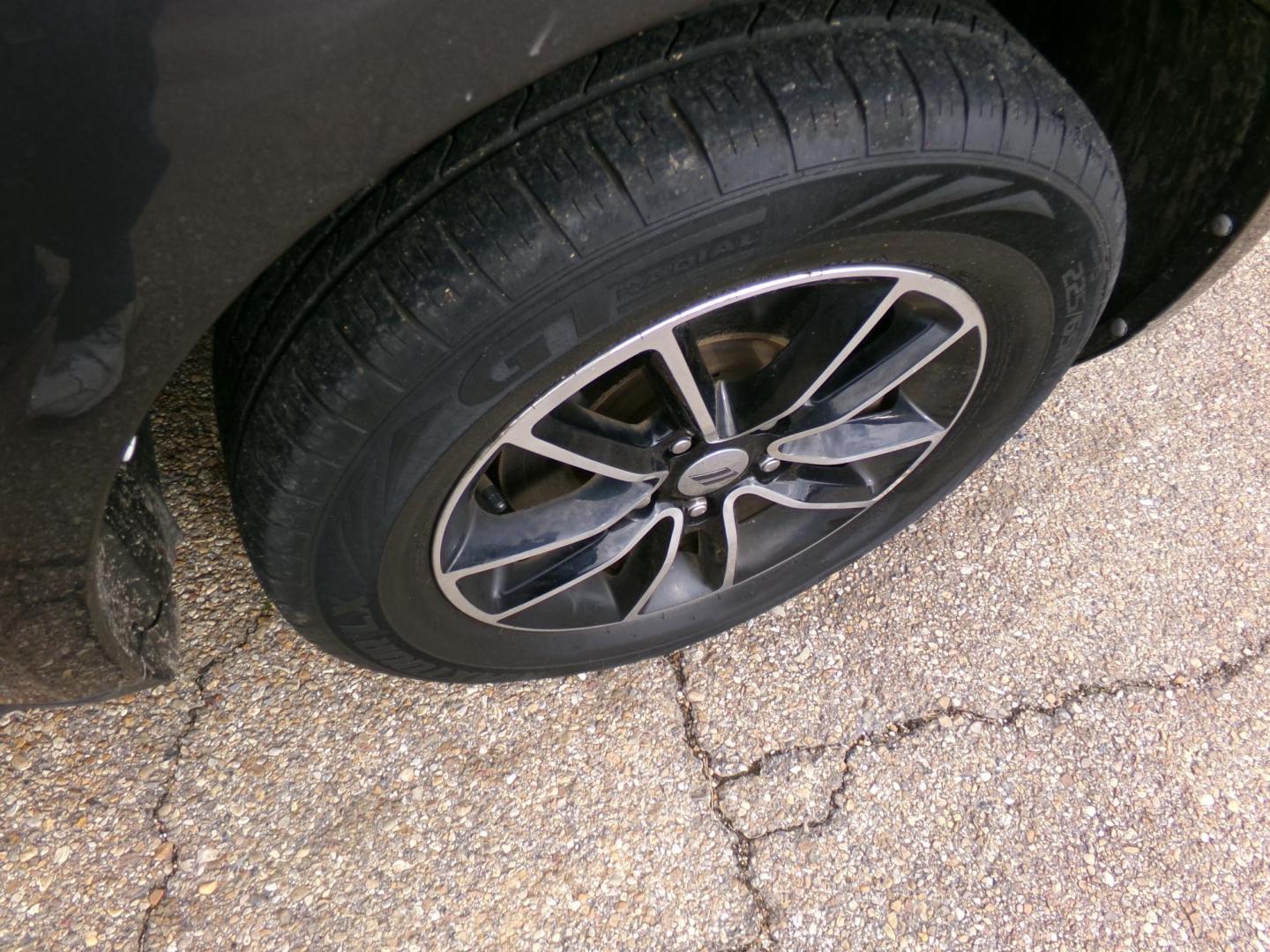 2018 Gray /Black Dodge Journey SE (3C4PDCAB8JT) with an 2.4L L4 DOHC 16V engine, 4-speed automatic transmission, located at 400 First NW, Bearden, AR, 71720, (870) 687-3414, 0.000000, 0.000000 - Photo#5