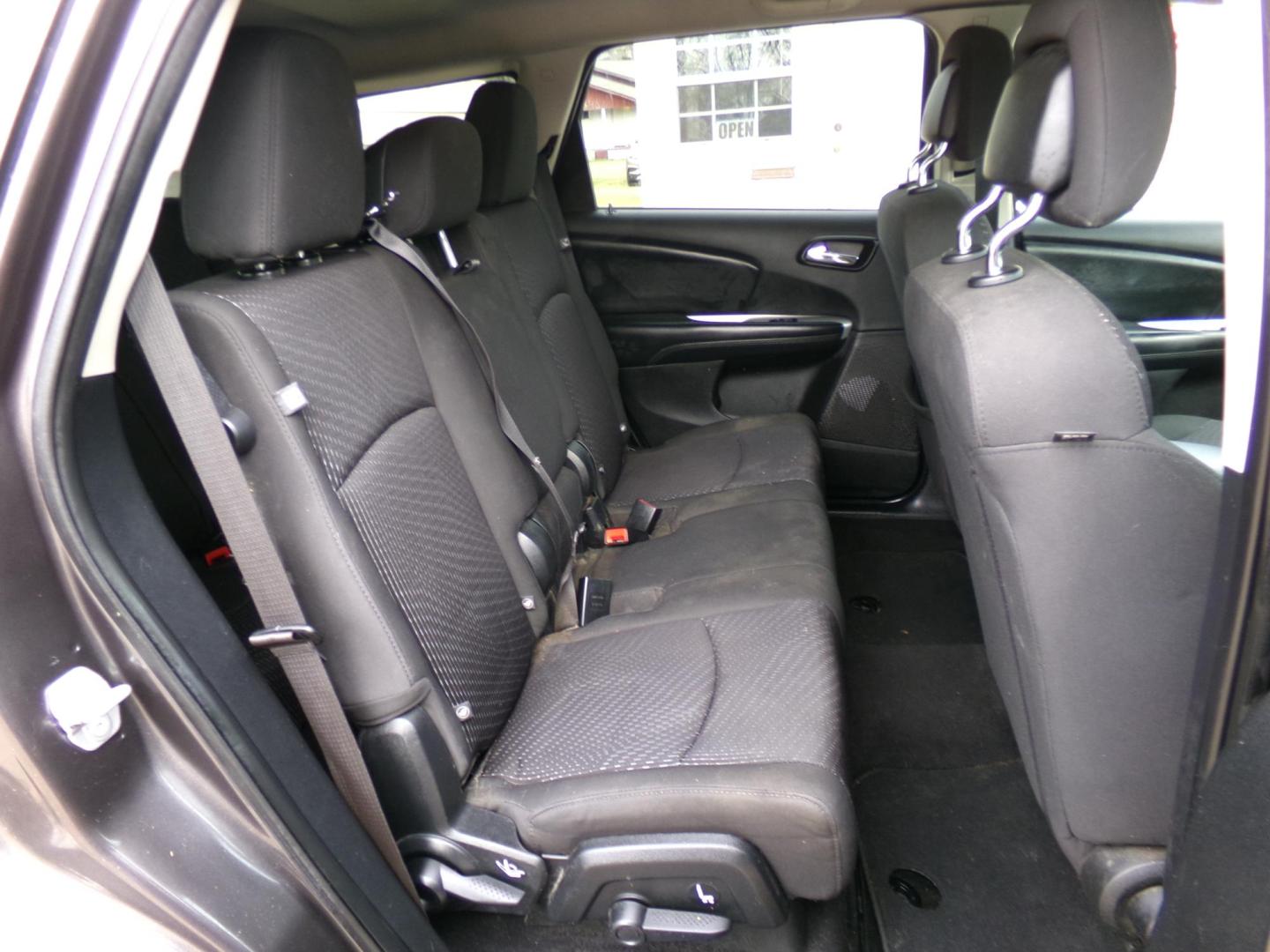 2018 Gray /Black Dodge Journey SE (3C4PDCAB8JT) with an 2.4L L4 DOHC 16V engine, 4-speed automatic transmission, located at 400 First NW, Bearden, AR, 71720, (870) 687-3414, 0.000000, 0.000000 - Photo#17