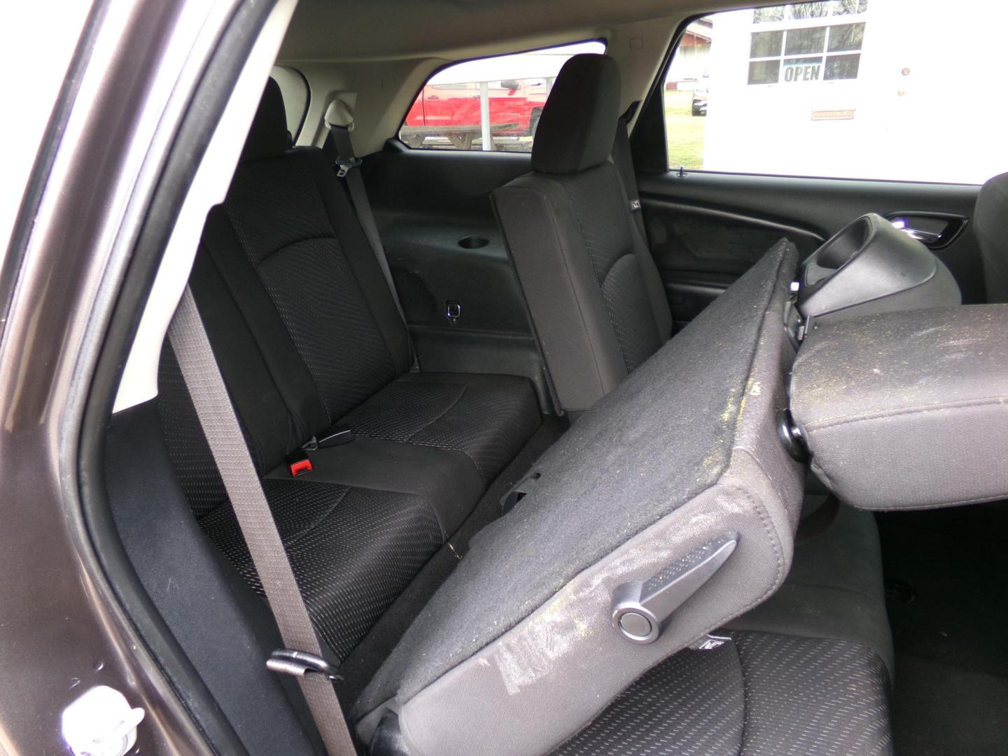 2018 Gray /Black Dodge Journey SE (3C4PDCAB8JT) with an 2.4L L4 DOHC 16V engine, 4-speed automatic transmission, located at 400 First NW, Bearden, AR, 71720, (870) 687-3414, 0.000000, 0.000000 - Photo#18