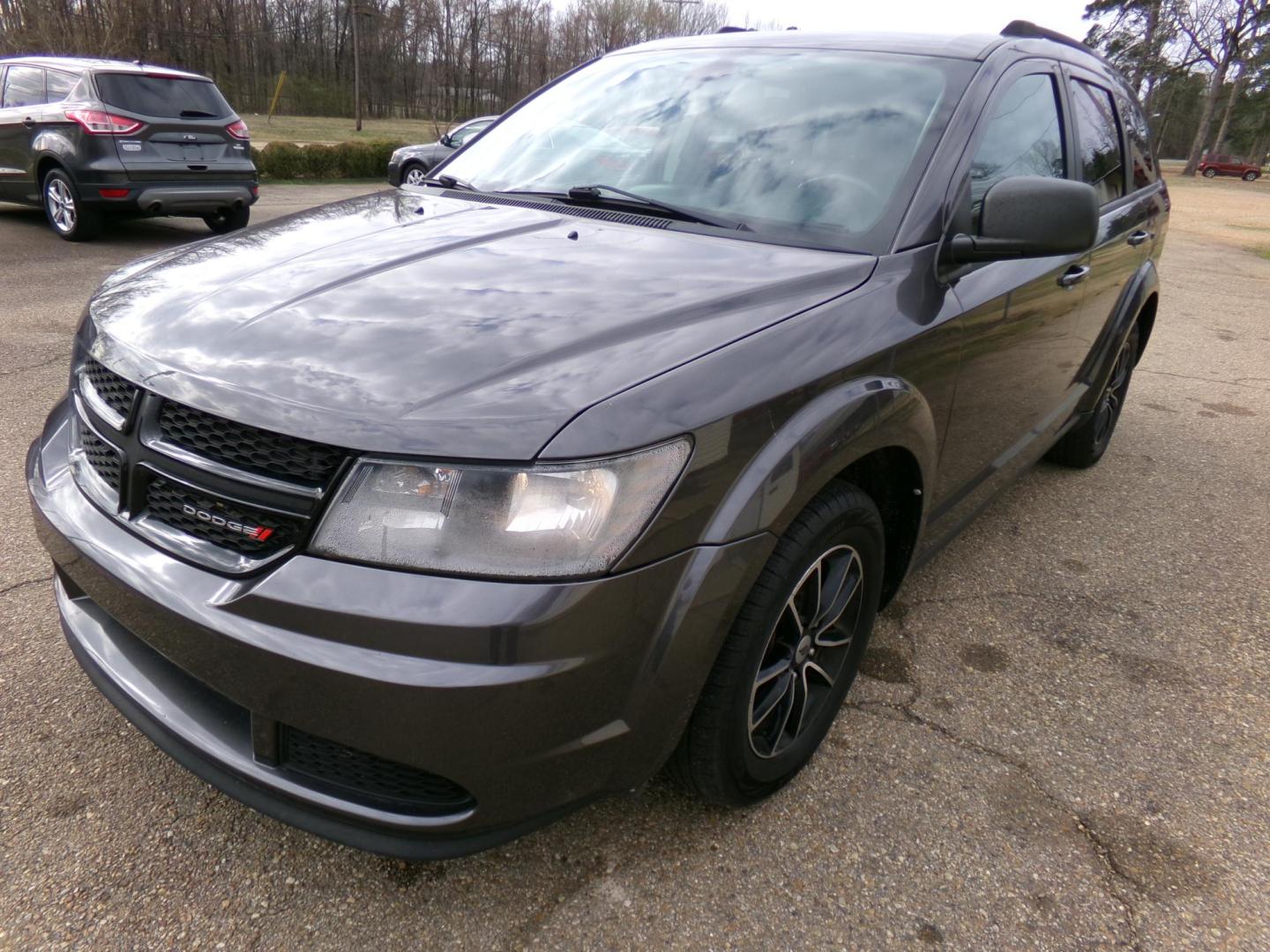 2018 Gray /Black Dodge Journey SE (3C4PDCAB8JT) with an 2.4L L4 DOHC 16V engine, 4-speed automatic transmission, located at 400 First NW, Bearden, AR, 71720, (870) 687-3414, 0.000000, 0.000000 - Photo#24