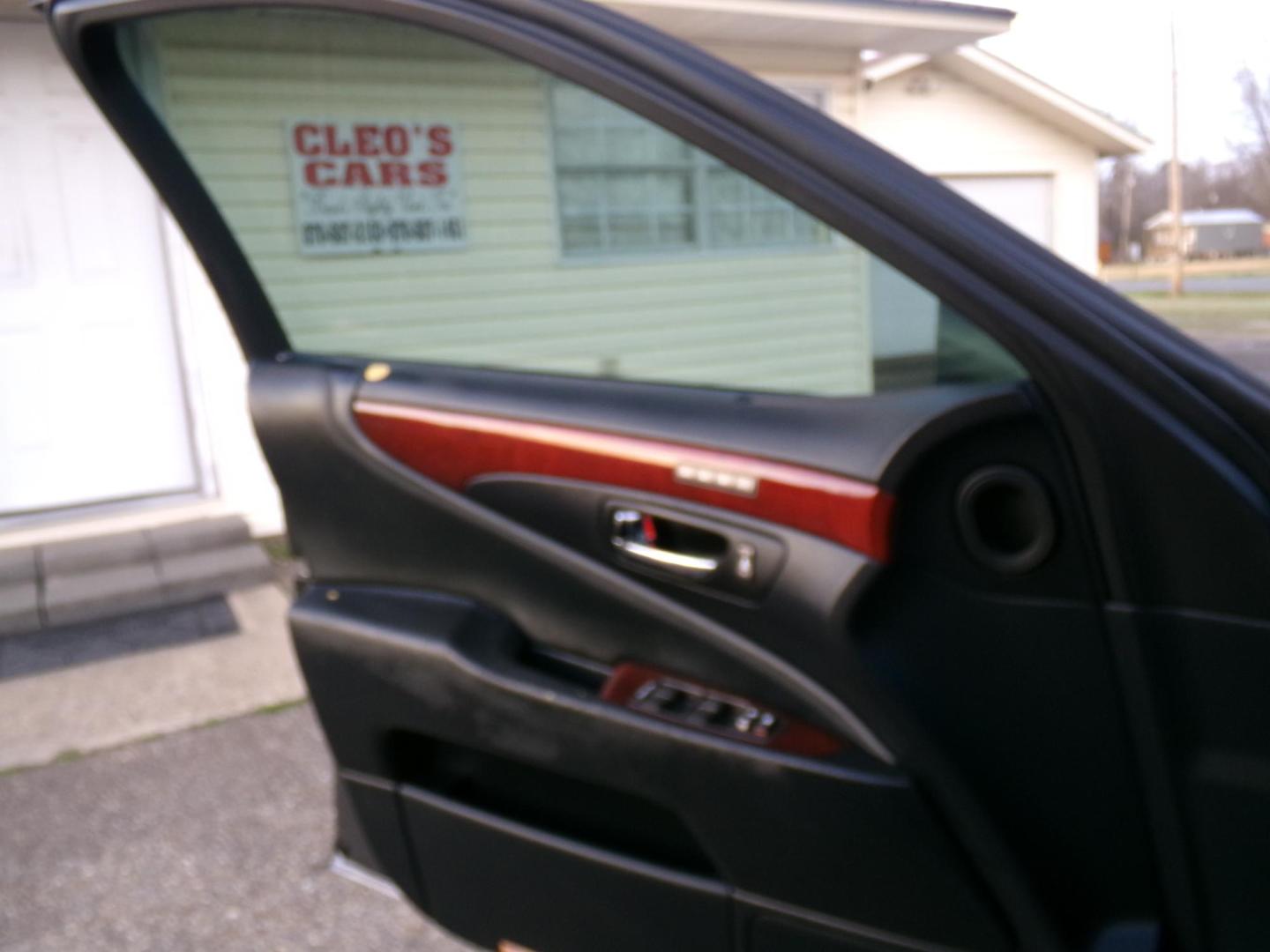 2012 Mercury Gray Mica /Black Lexus LS460 LS (JTHBL5EF4C5) with an 4.6L V8 engine, Automatic transmission, located at 400 First NW, Bearden, AR, 71720, (870) 687-3414, 0.000000, 0.000000 - Photo#5