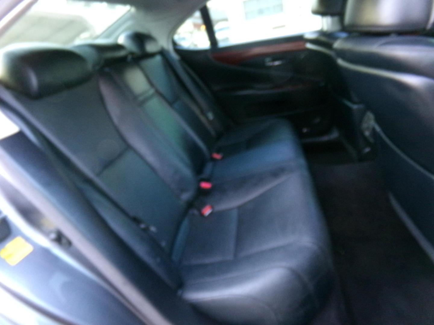 2012 Mercury Gray Mica /Black Lexus LS460 LS (JTHBL5EF4C5) with an 4.6L V8 engine, Automatic transmission, located at 400 First NW, Bearden, AR, 71720, (870) 687-3414, 0.000000, 0.000000 - Photo#19