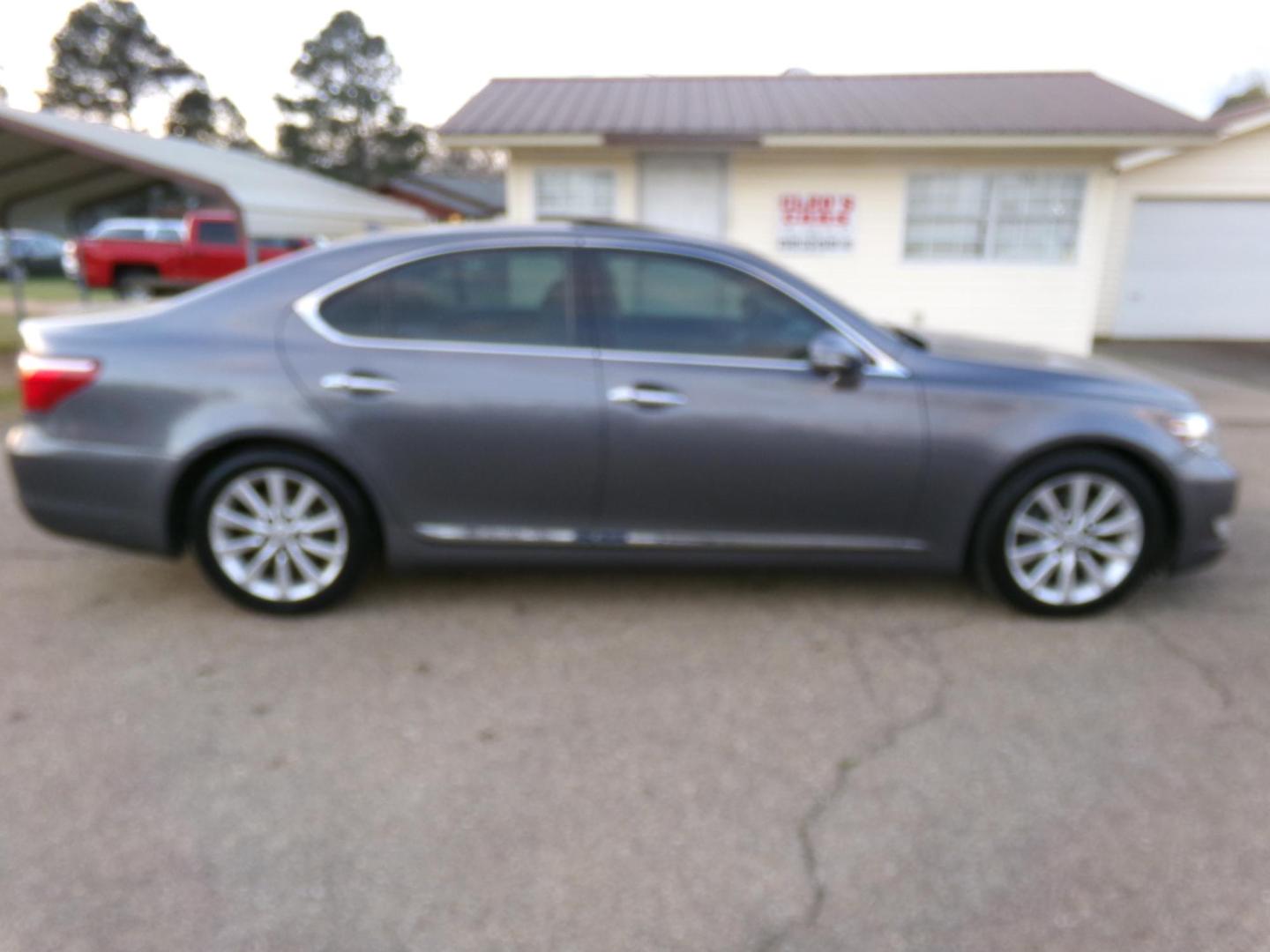 2012 Mercury Gray Mica /Black Lexus LS460 LS (JTHBL5EF4C5) with an 4.6L V8 engine, Automatic transmission, located at 400 First NW, Bearden, AR, 71720, (870) 687-3414, 0.000000, 0.000000 - Photo#24