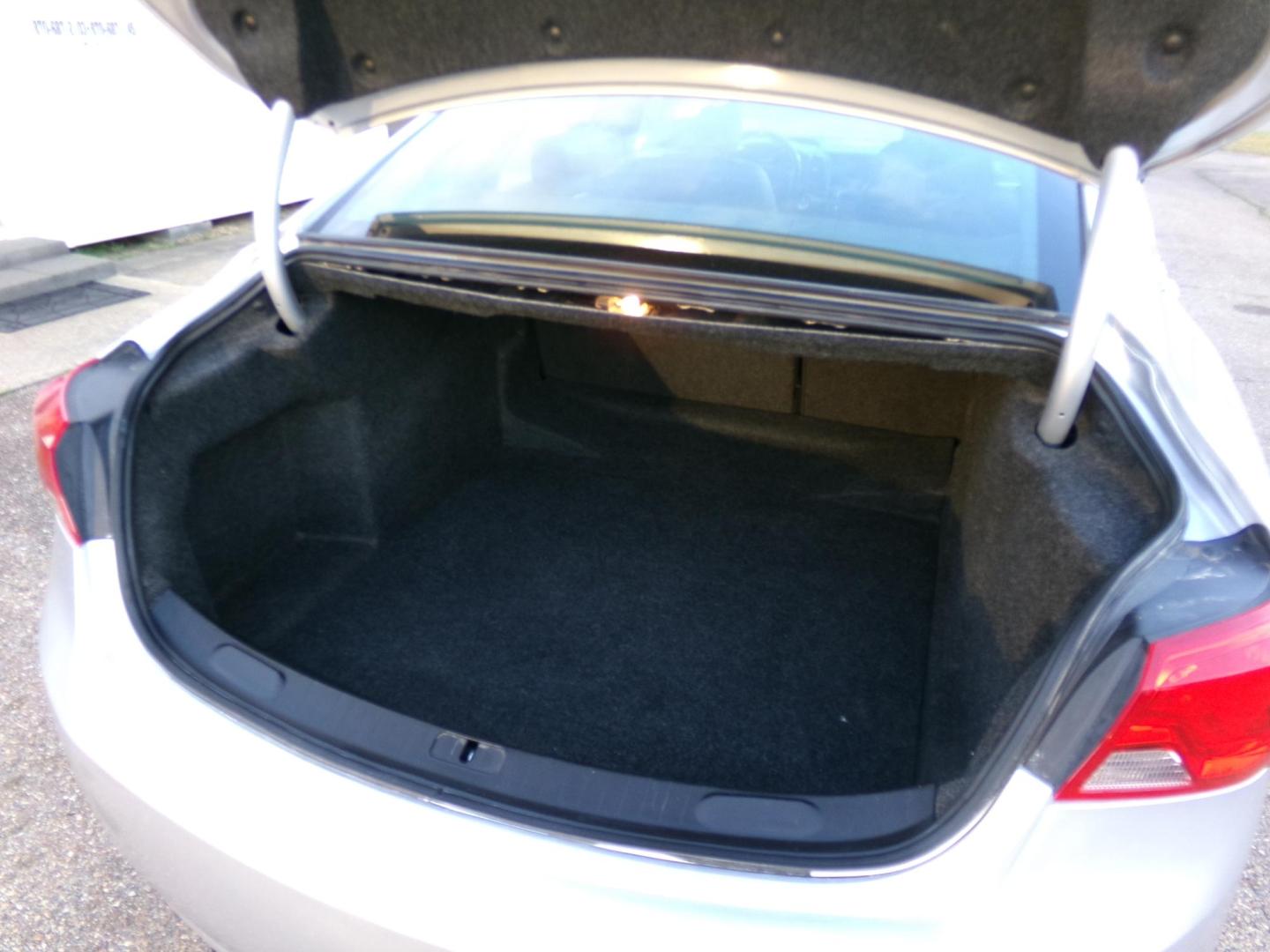 2019 Switchblade Silver Metallic /Black Chevrolet Impala LS (1G11Z5S31KU) with an 3.6L V6 DOHC 24V engine, 6-speed Automatic transmission, located at 400 First NW, Bearden, AR, 71720, (870) 687-3414, 0.000000, 0.000000 - Photo#3