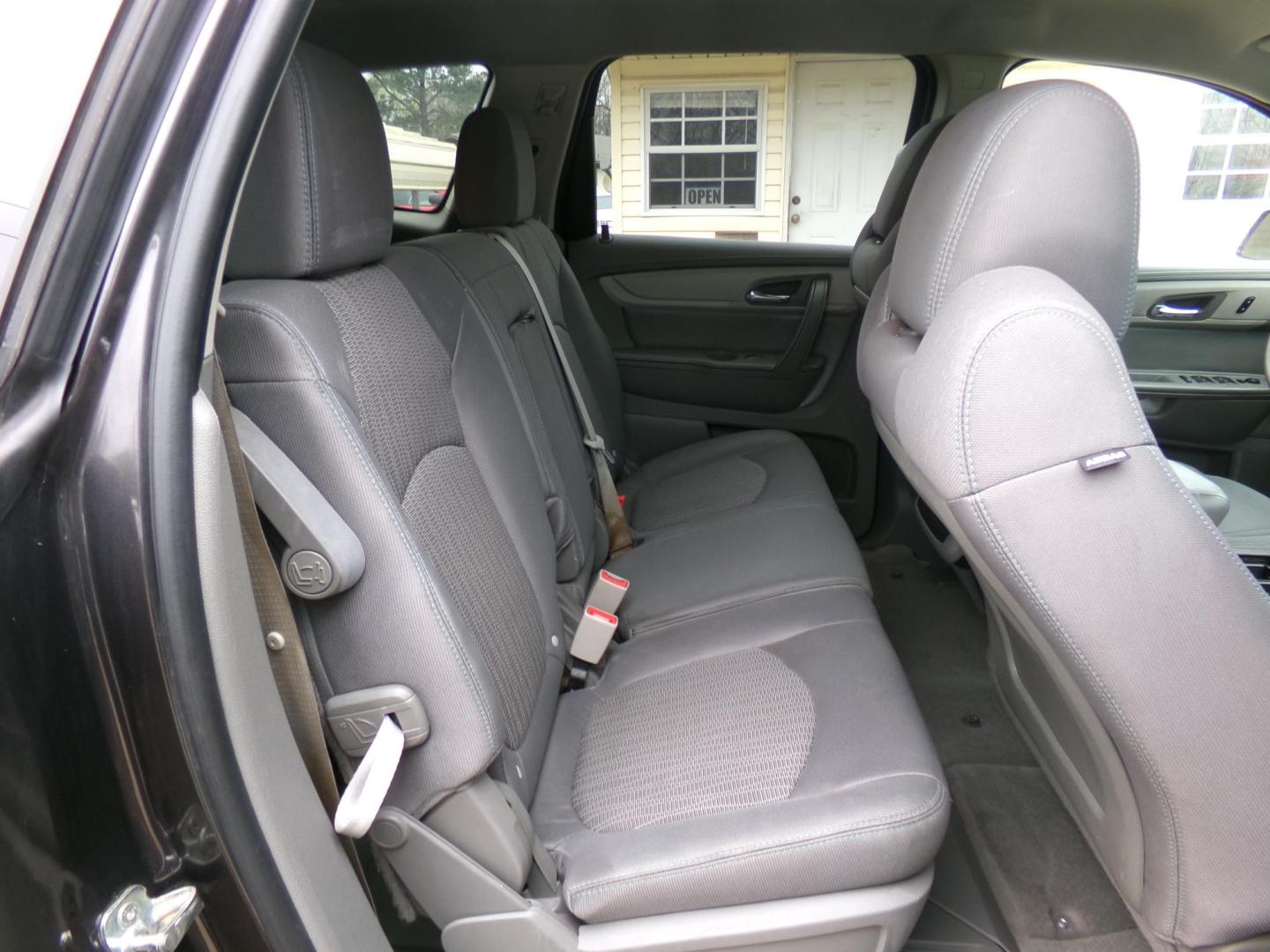 2016 Iridium Metallic /Gray Chevrolet Traverse LS FWD w/PDC (1GNKRFED0GJ) with an 3.6L V6 DOHC 24V engine, 6-speed automatic transmission, located at 400 First NW, Bearden, AR, 71720, (870) 687-3414, 0.000000, 0.000000 - Photo#15