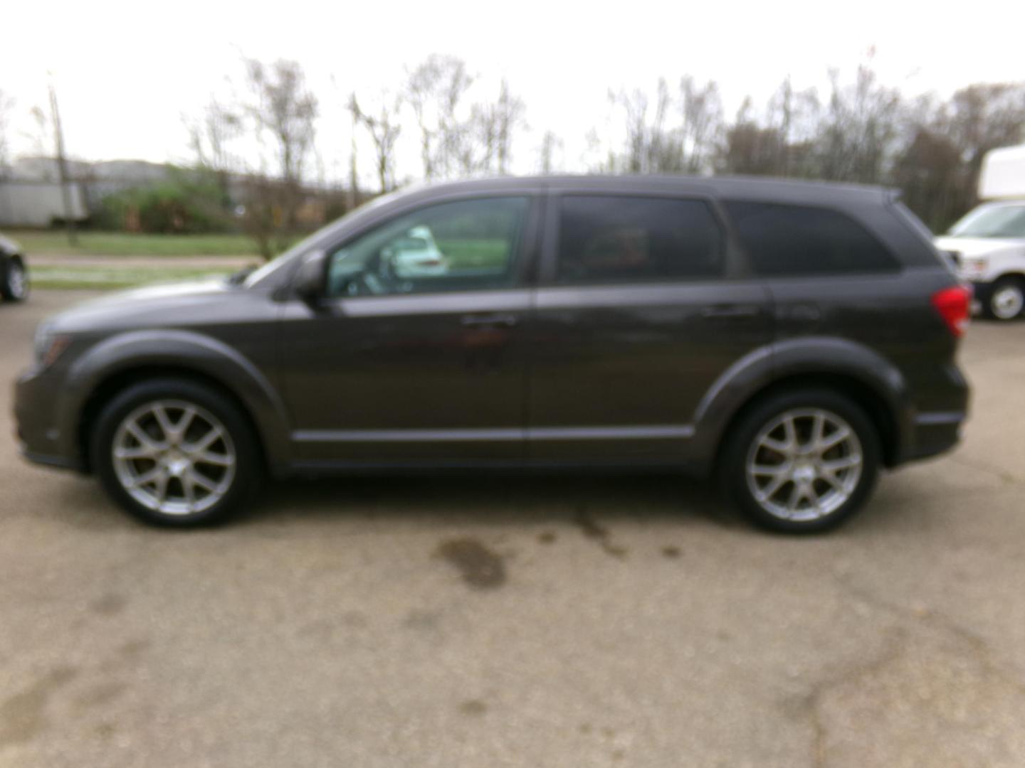 2017 Granite Crystal Metallic /Black Dodge Journey GT (3C4PDCEG6HT) with an 3.6L V6 DOHC 24V engine, 6-speed automatic transmission, located at 400 First NW, Bearden, AR, 71720, (870) 687-3414, 0.000000, 0.000000 - Photo#1