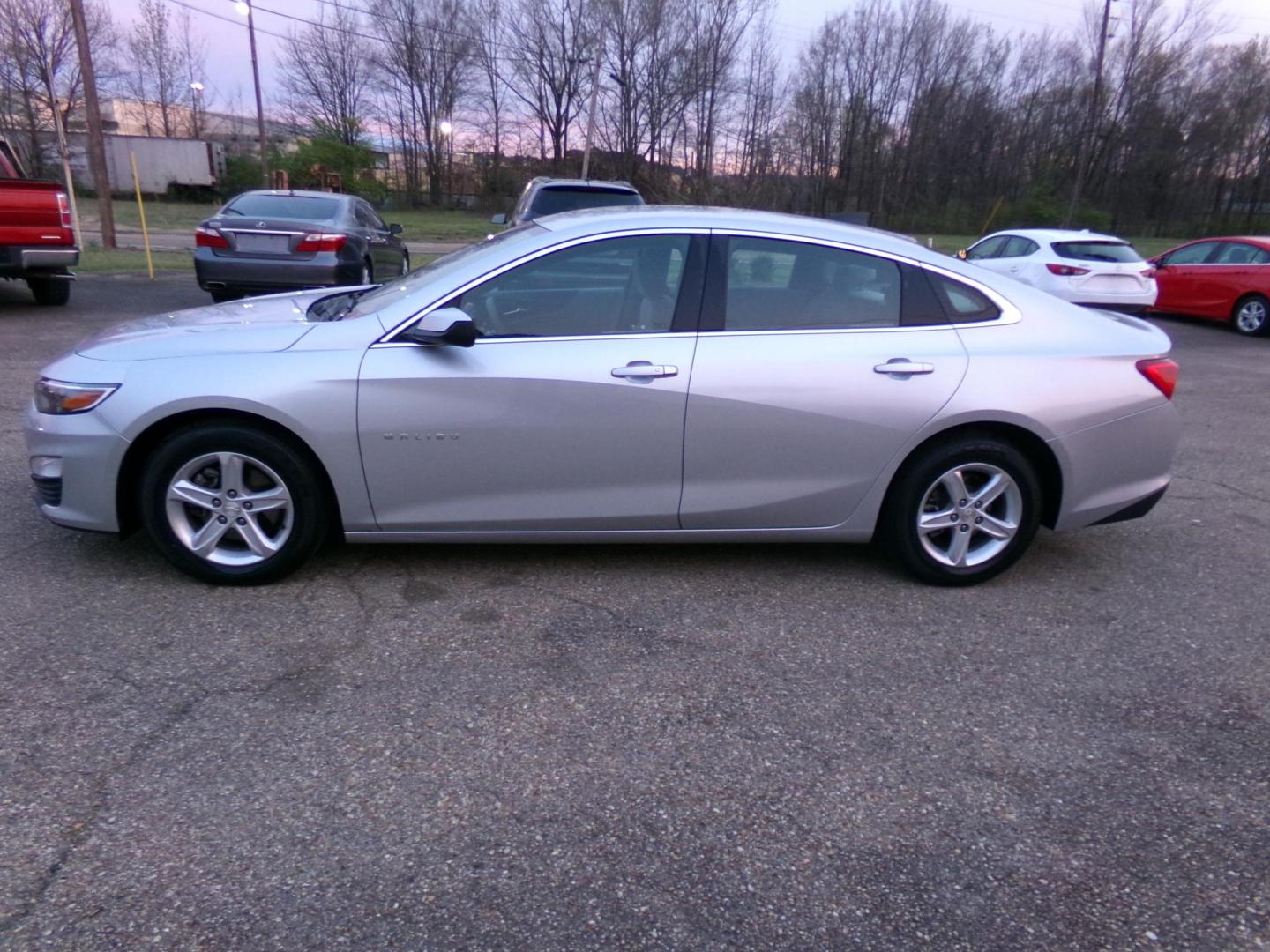 2019 Chevrolet Malibu 1FL (1G1ZC5ST3KF) with an 1.5L L4 DOHC 16V engine, 6-speed automatic transmission, located at 400 First NW, Bearden, AR, 71720, (870) 687-3414, 0.000000, 0.000000 - Photo#1