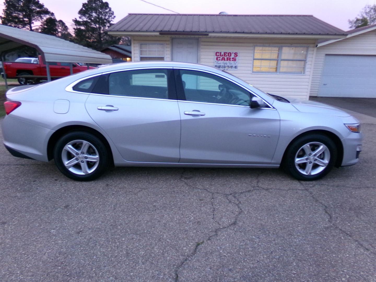 2019 Chevrolet Malibu 1FL (1G1ZC5ST3KF) with an 1.5L L4 DOHC 16V engine, 6-speed automatic transmission, located at 400 First NW, Bearden, AR, 71720, (870) 687-3414, 0.000000, 0.000000 - Photo#21