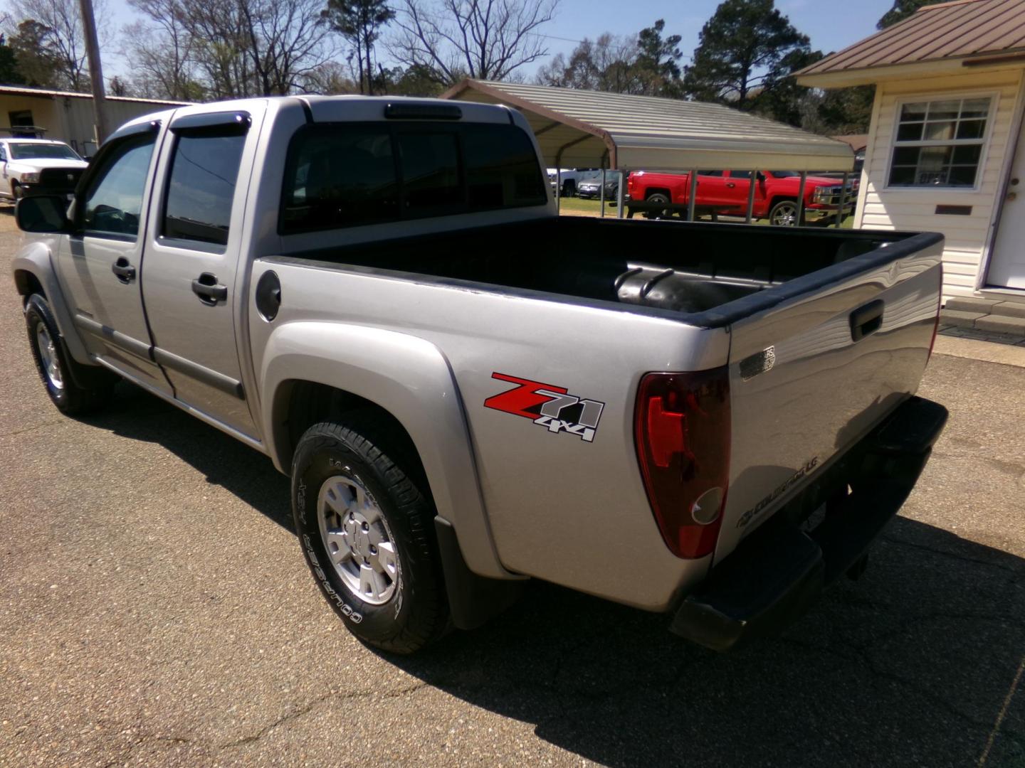 2005 Chevrolet Colorado LS Z71 Crew Cab 4WD w/1SE (1GCDT136X58) with an 3.5L L5 DOHC 20V engine, 4-Speed Automatic Overdrive transmission, located at 400 First NW, Bearden, AR, 71720, (870) 687-3414, 0.000000, 0.000000 - Photo#2
